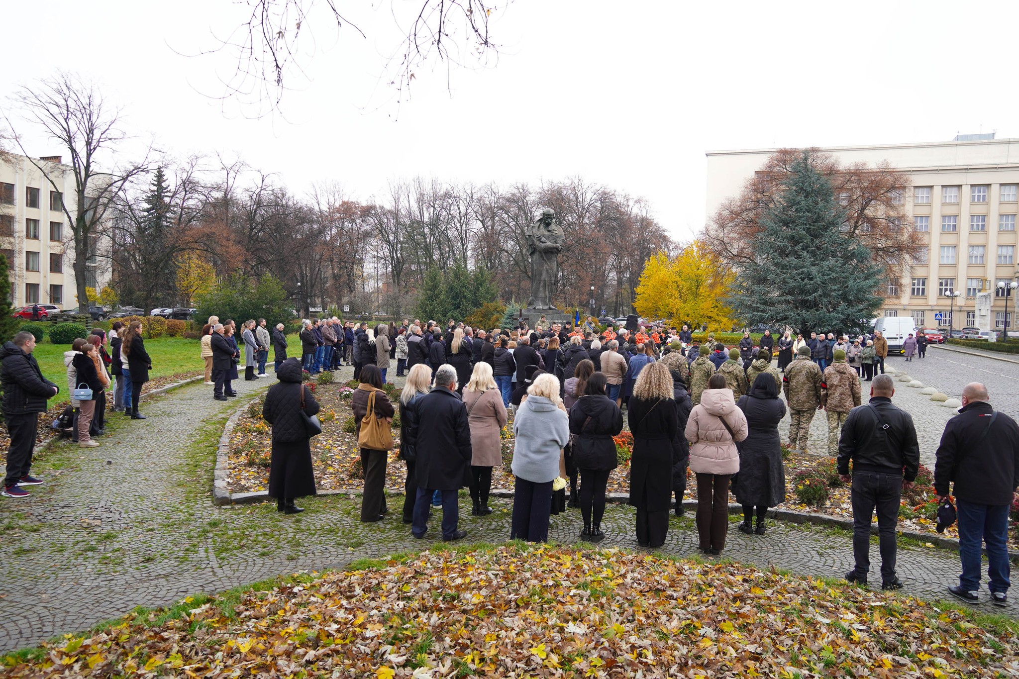 Прощання з полеглим воїном Борисом Барчем
