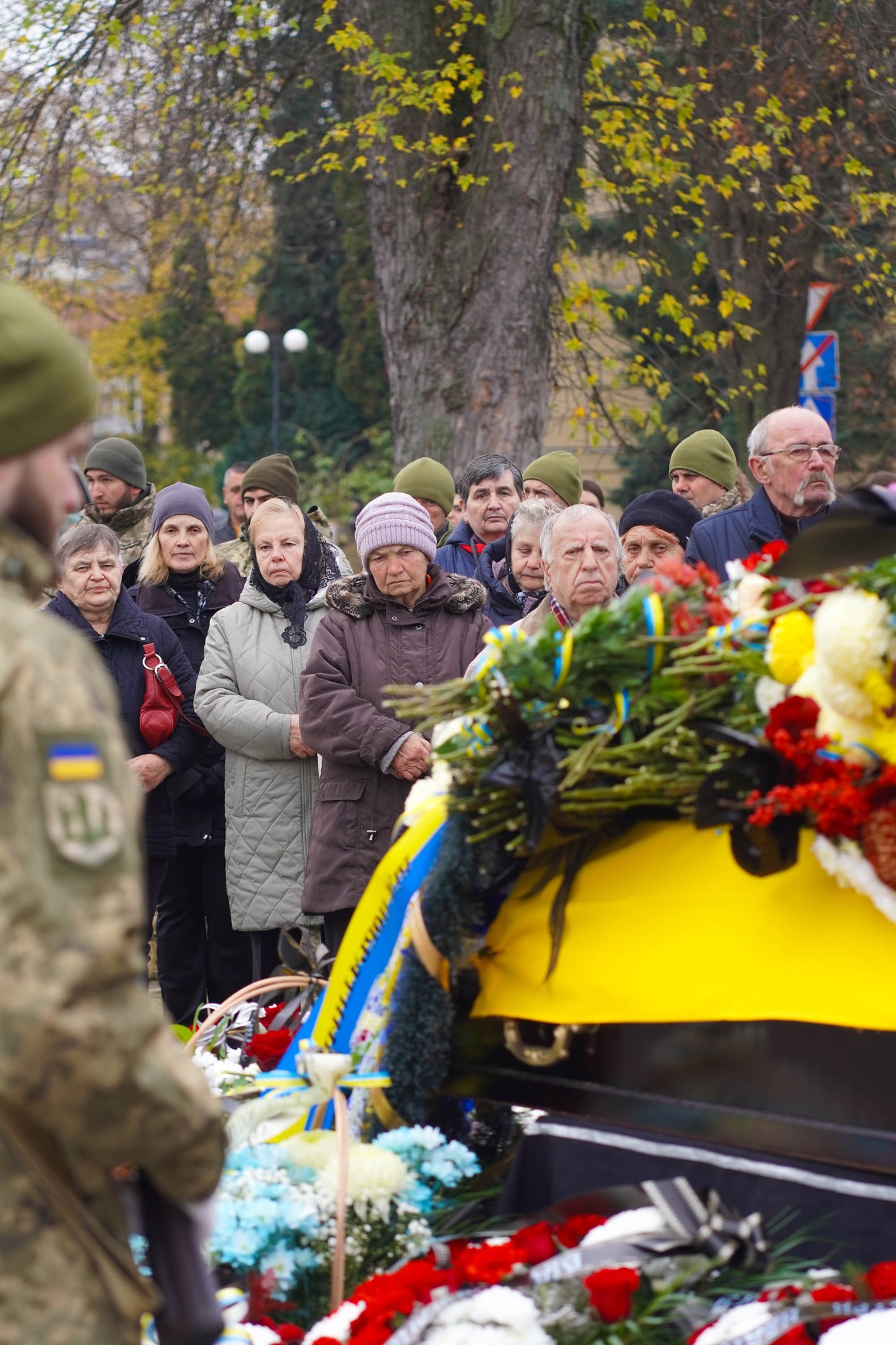 Прощання з полеглим воїном Борисом Барчем