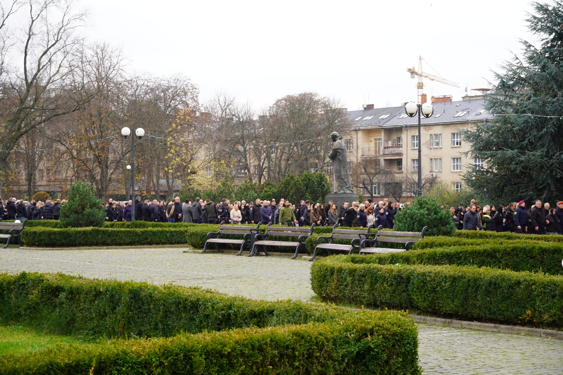 Прощання з полеглим поліцейським Юрієм Василиженком