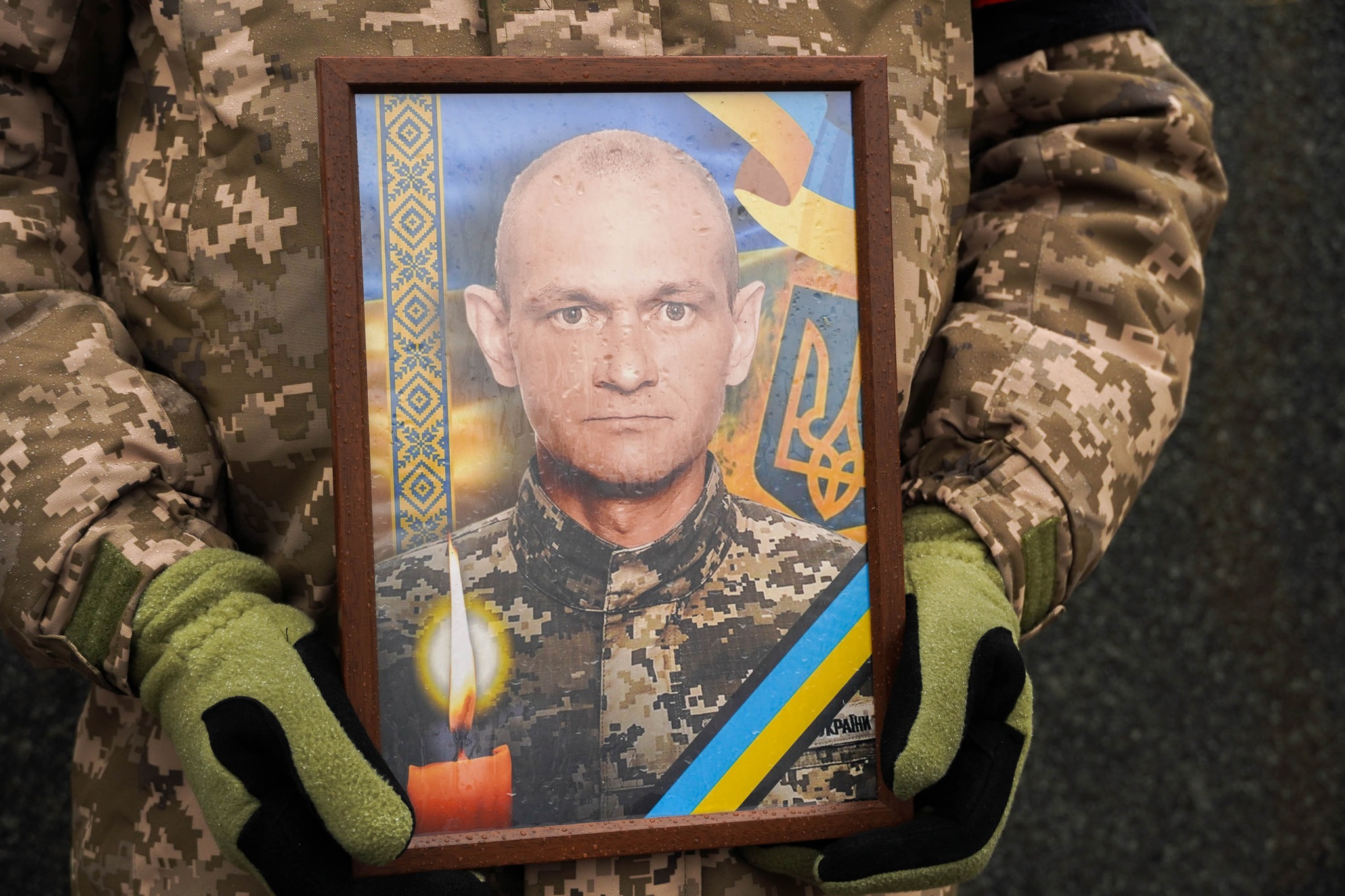 Прощання з полеглим воїном Михайлом Лупʼяком