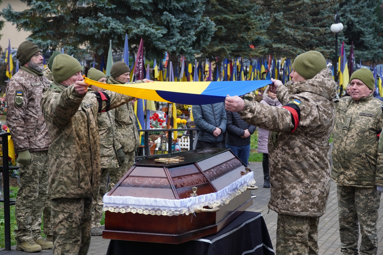 Прощання з воїном Володимиром Бирою