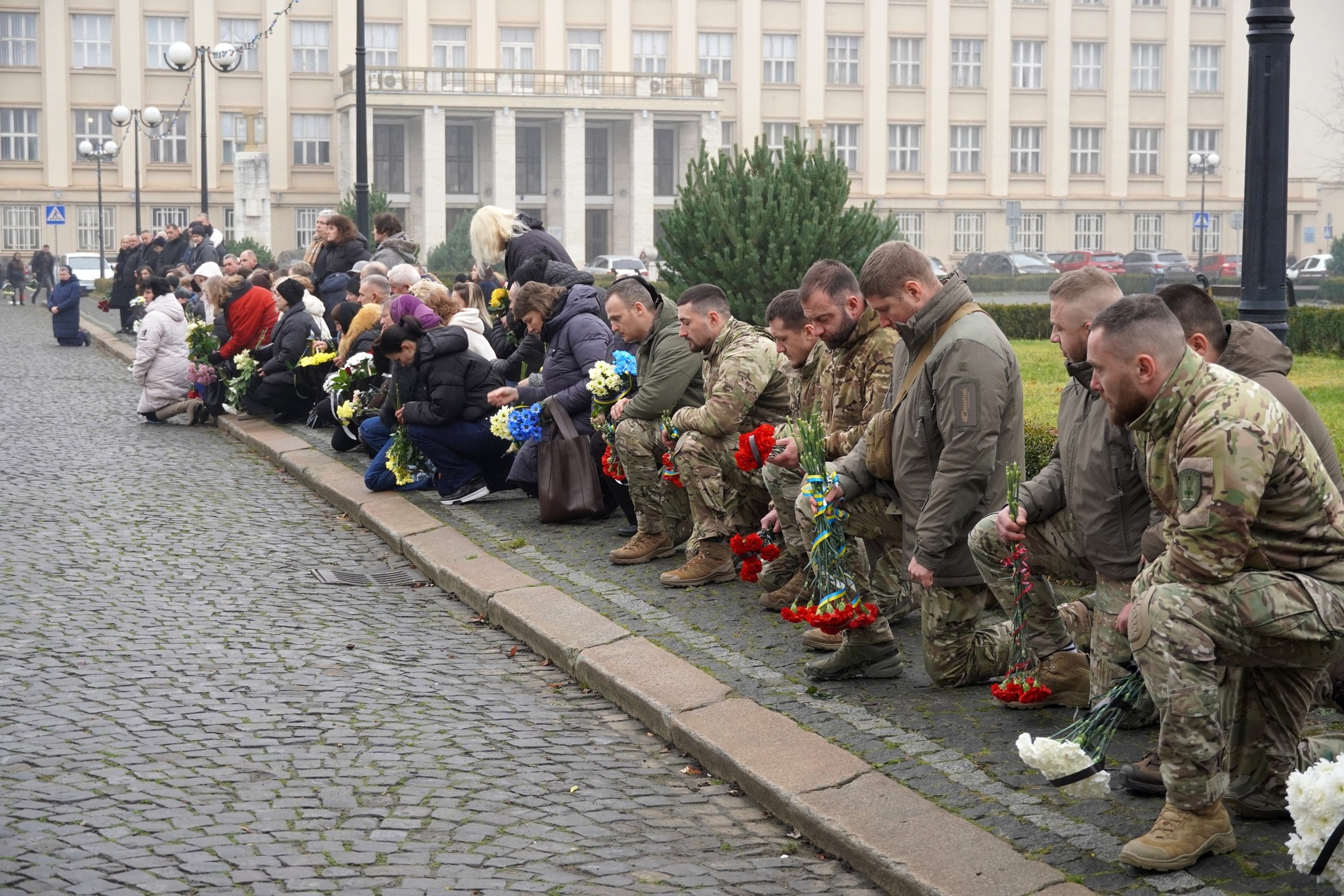 Прощання з полеглим 27-річним прикордонником Дмитром Павличем