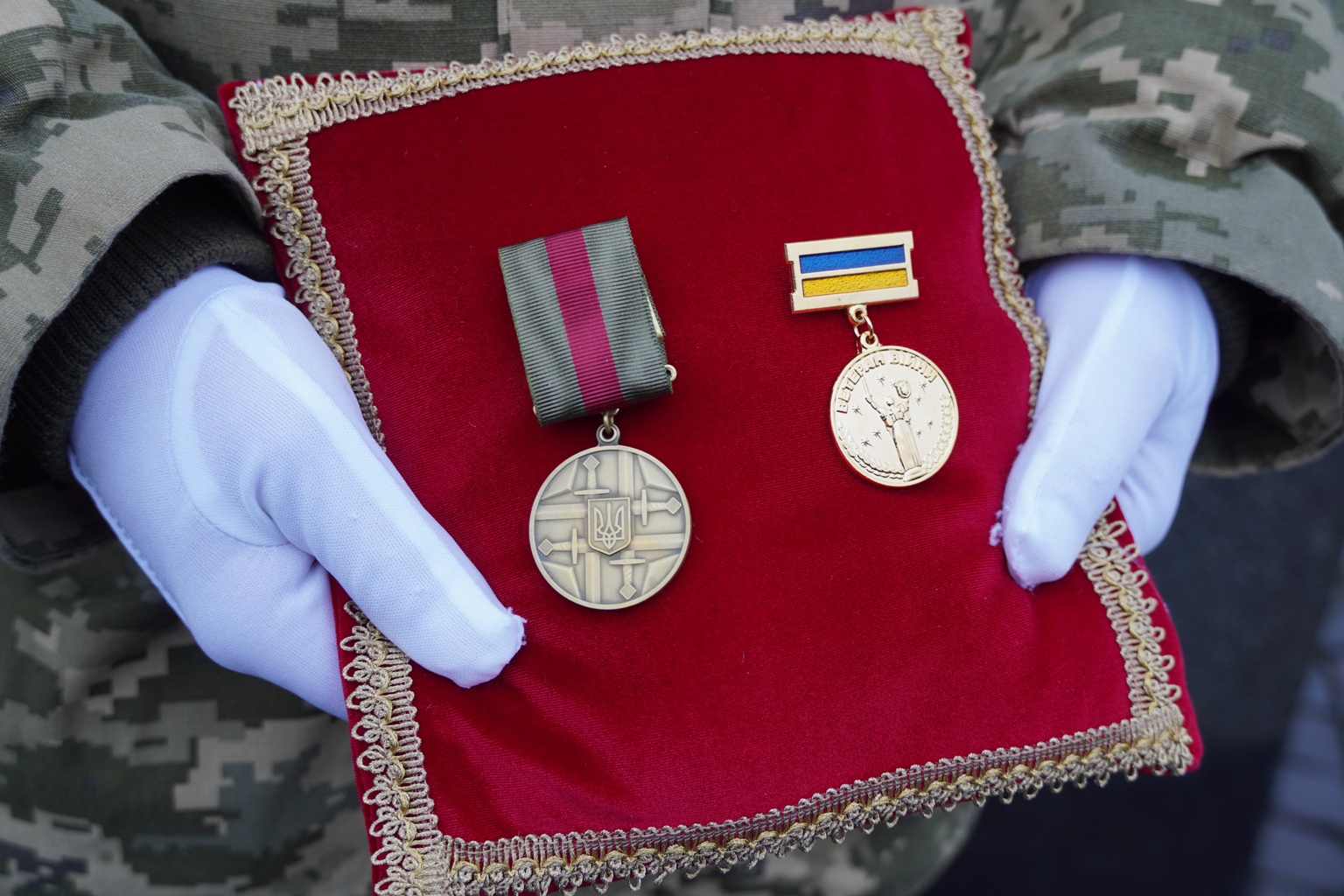 Прощання з воїном Володимиром Бирою