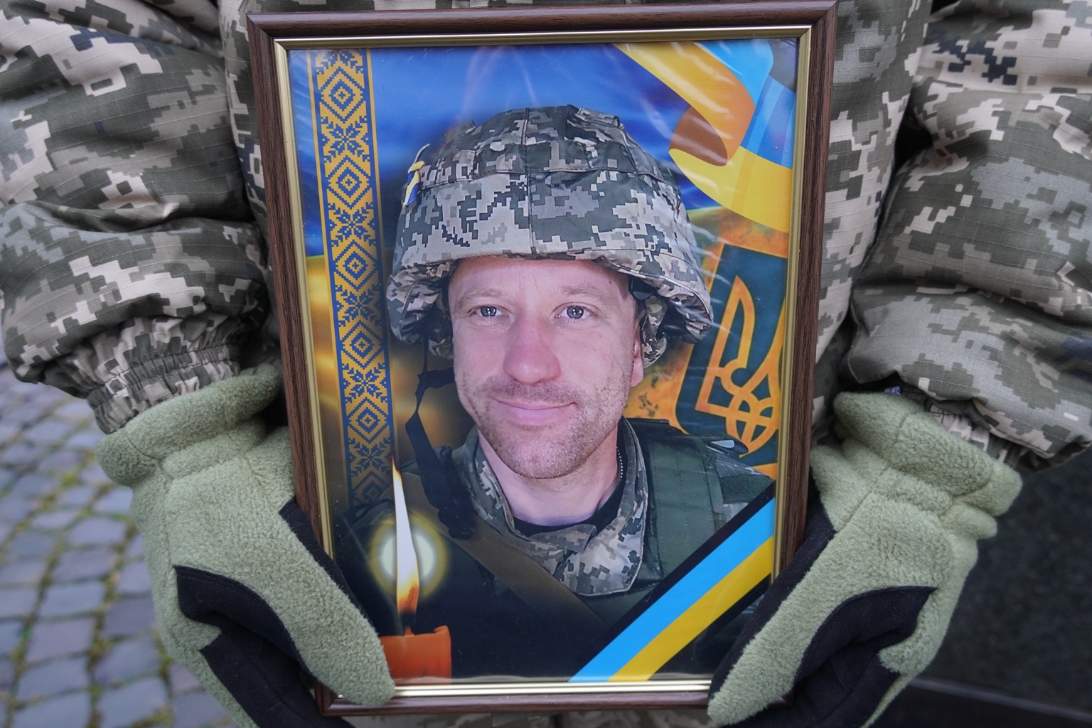 Прощання з воїном Володимиром Бирою