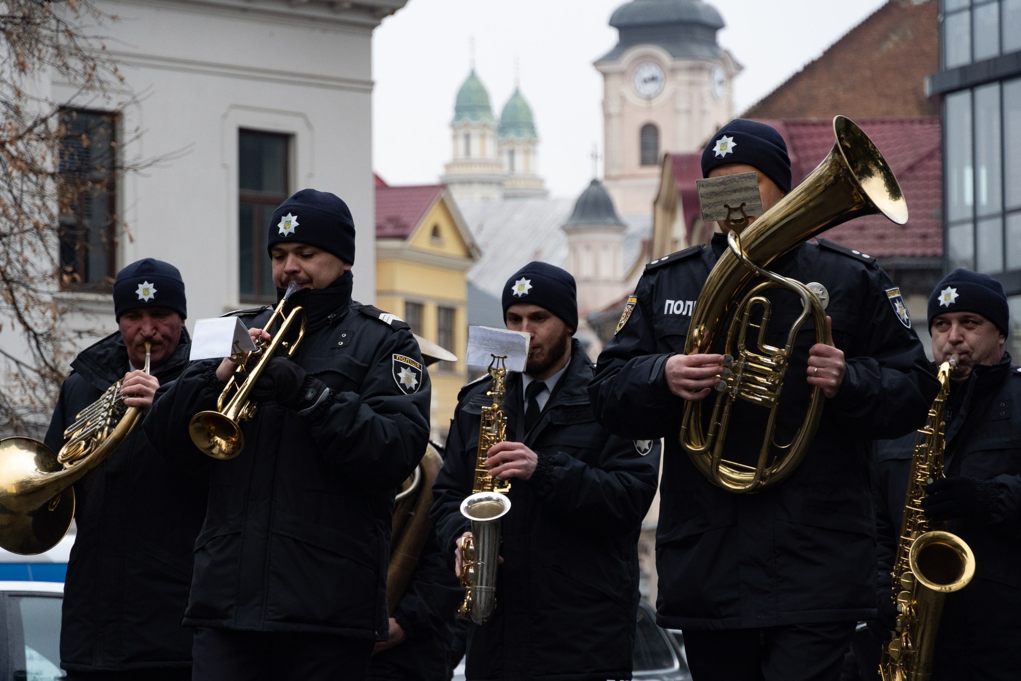 оркестр під час прощальної церемонії 