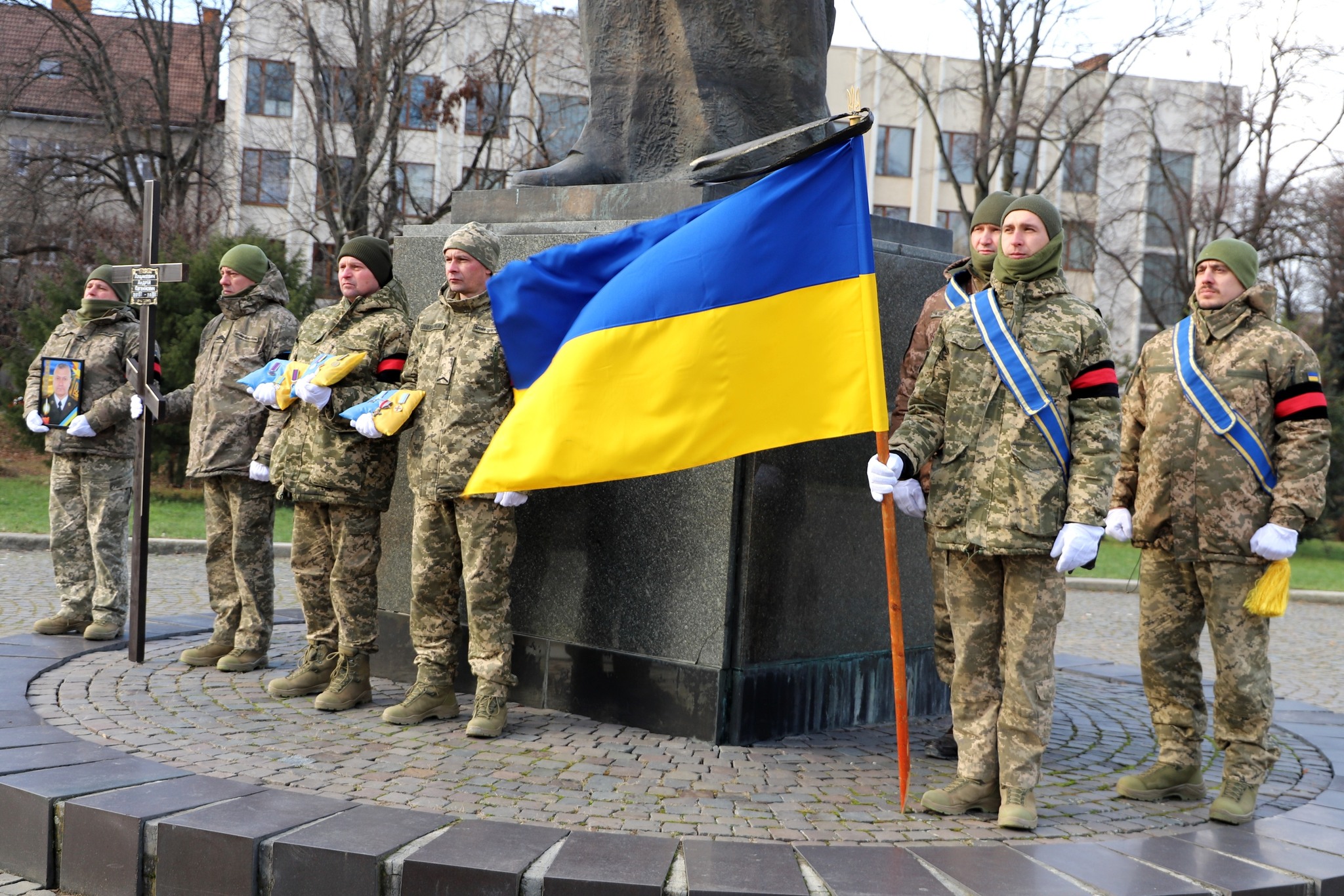 військові під час прощання 