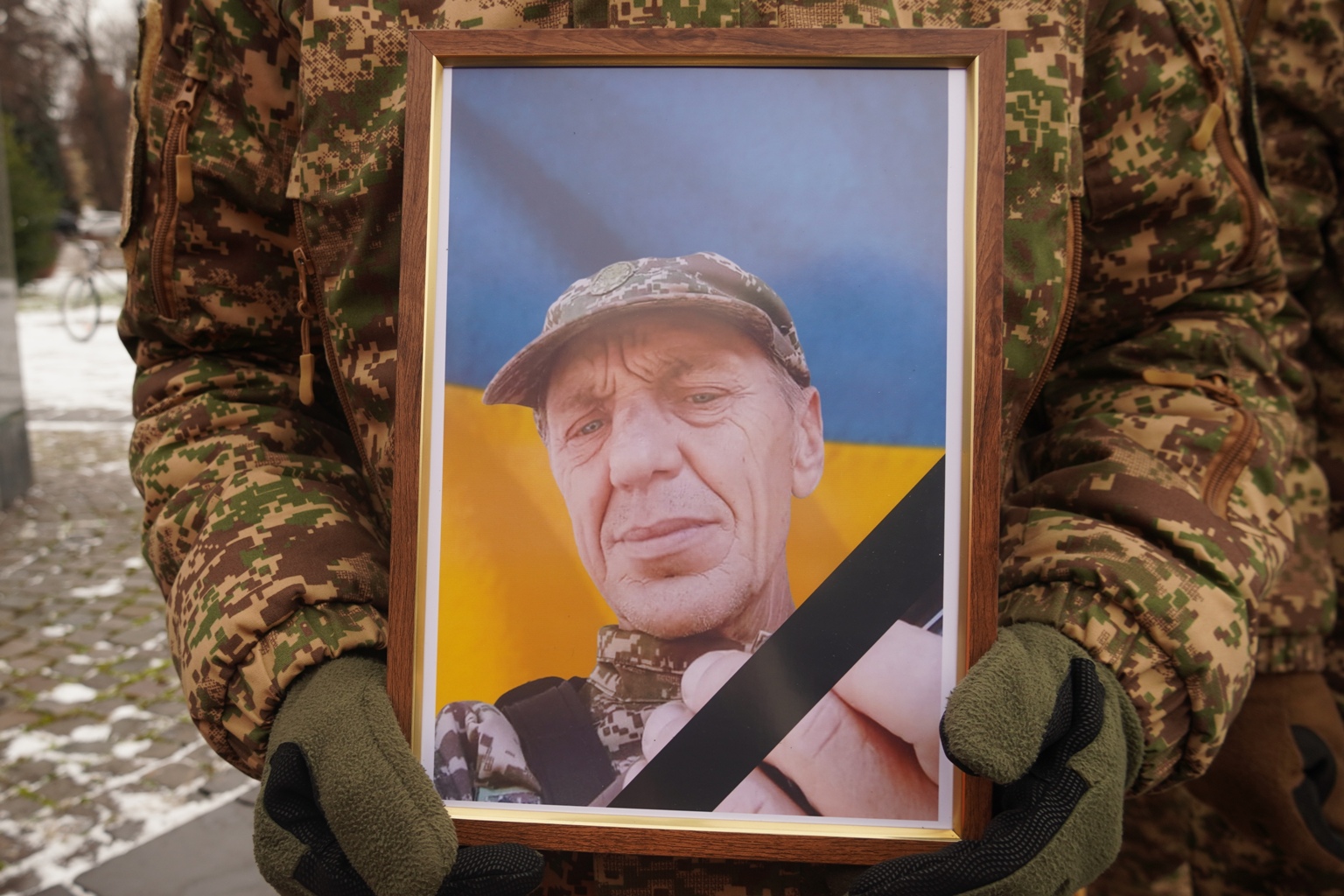 Прощання із воїном Миколою Головком в Ужгороді