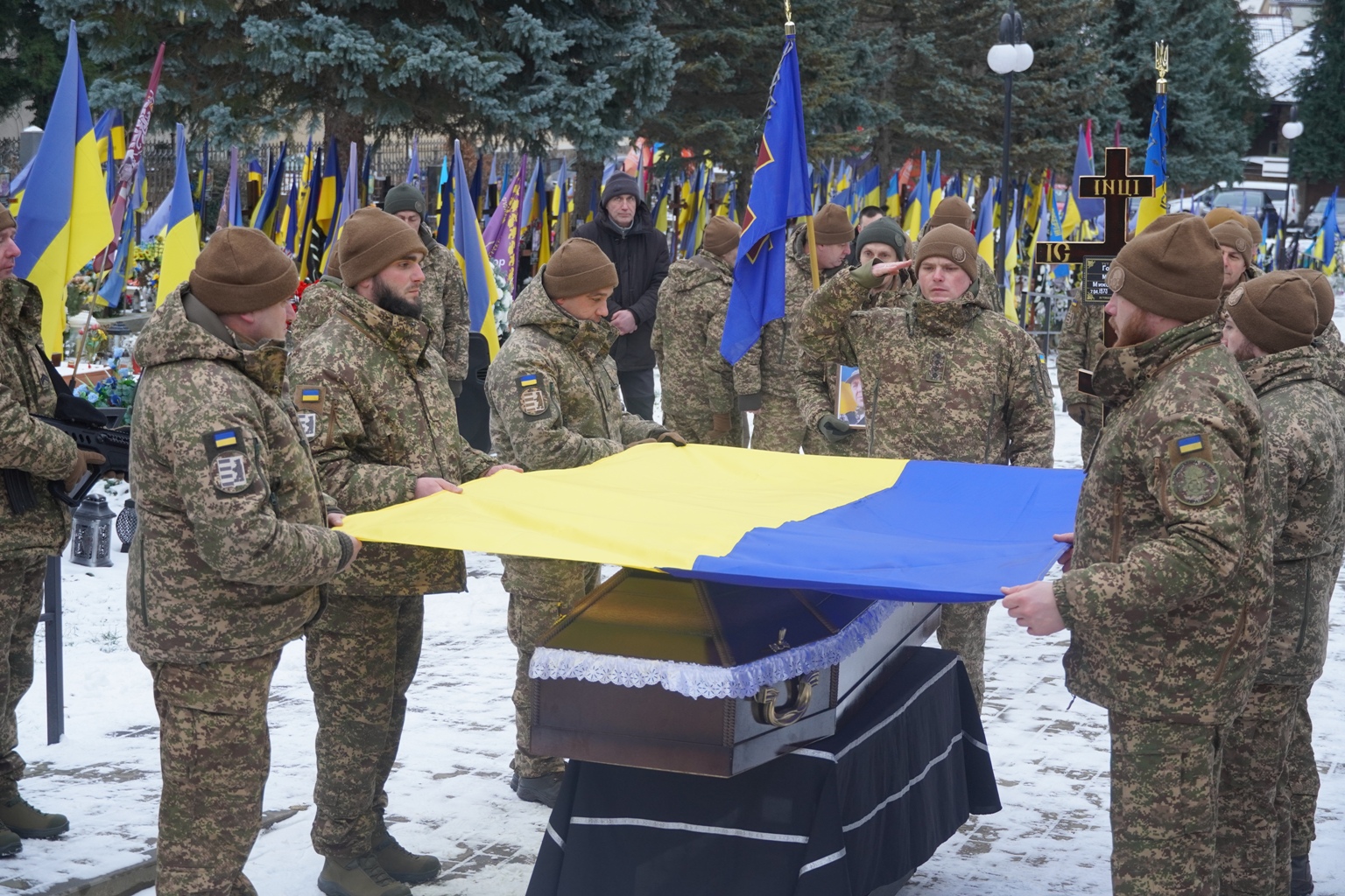 Прощання із воїном Миколою Головком в Ужгороді