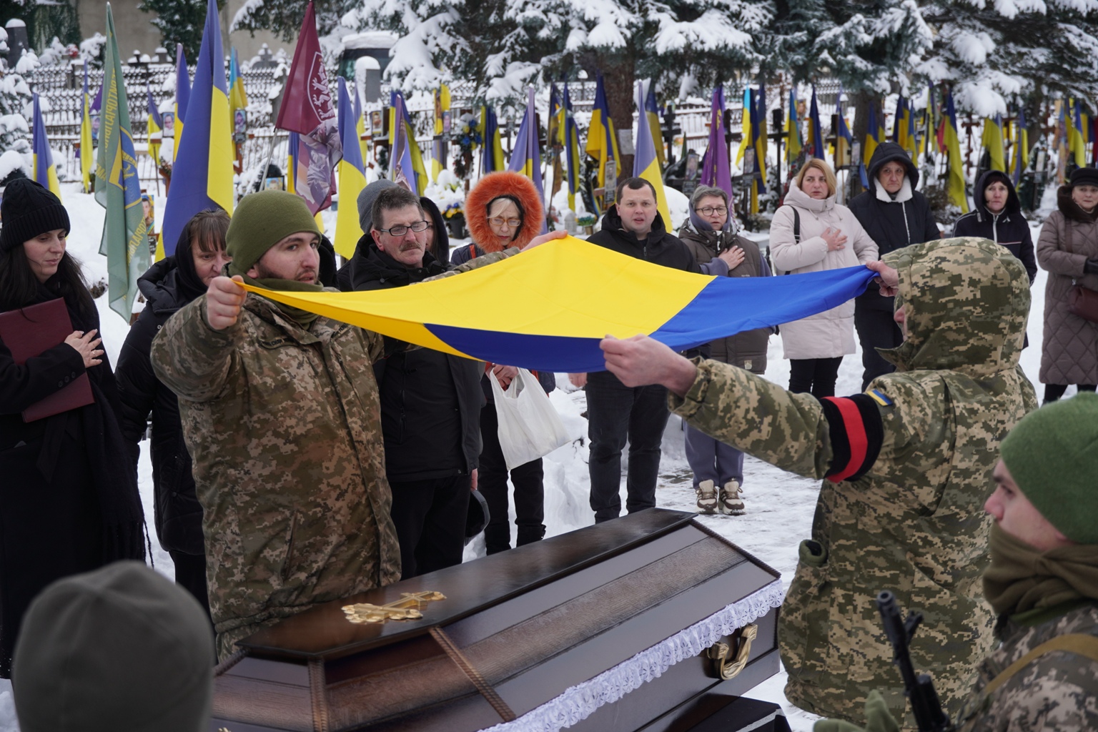 В Ужгороді попрощалися з військовим Миколою Райнишем