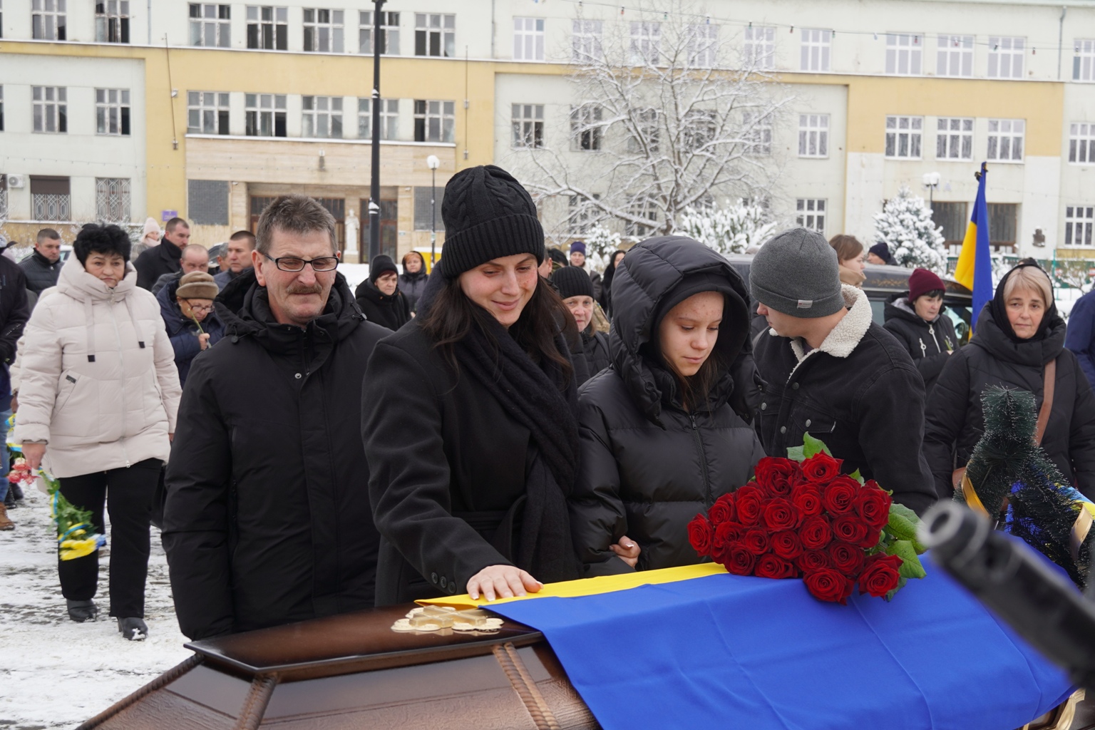 В Ужгороді попрощалися з військовим Миколою Райнишем