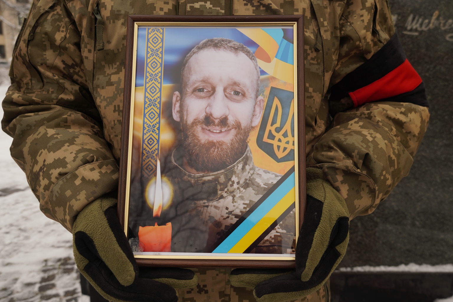 В Ужгороді попрощалися з військовим Миколою Райнишем