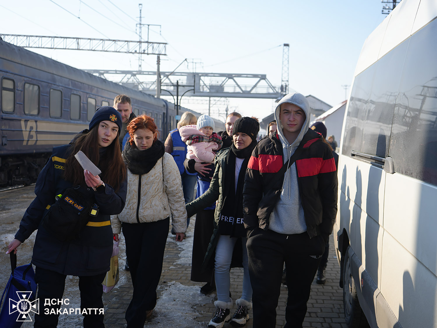 До Мукачева двома евакуаційними поїздами із Дніпропетровщини прибули 17 людей