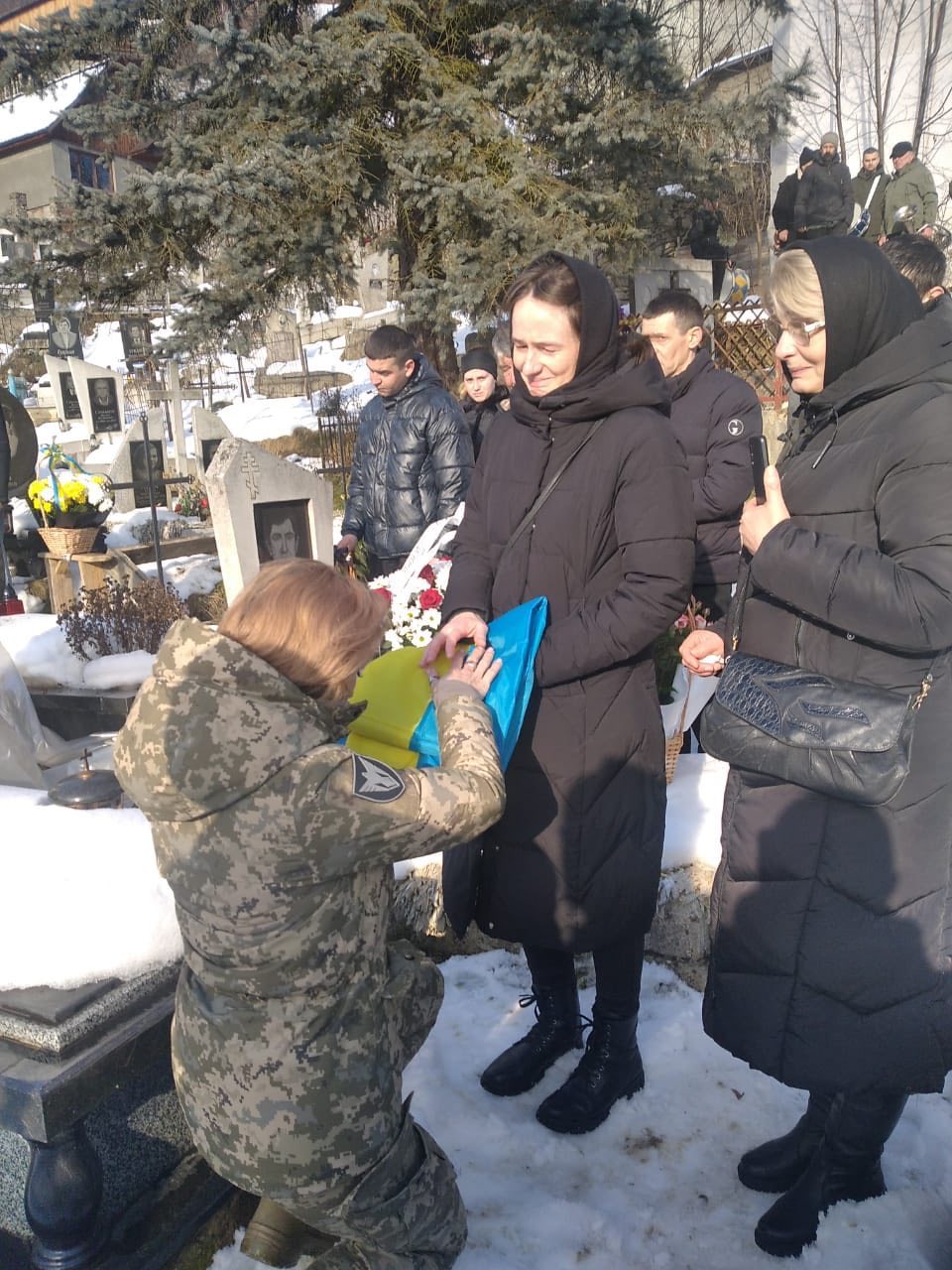 Прощання із полеглим воїном Василем Веклюком