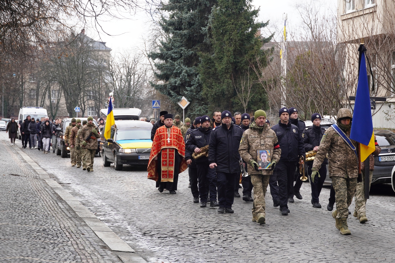 Прощання із полеглим воїном Олексієм Бриньком