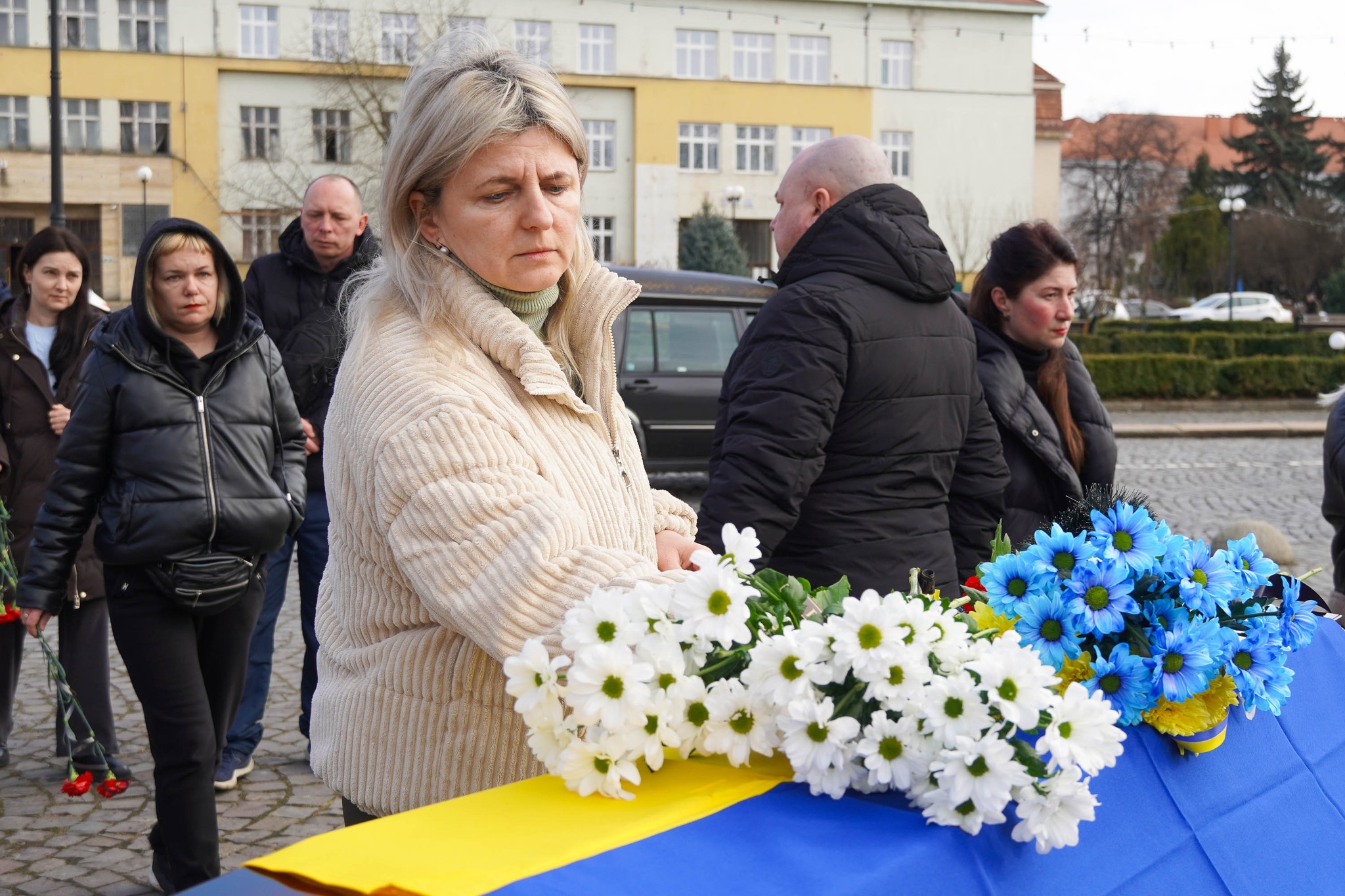 Прощання з воїном Олександром Шугаром в Ужгороді