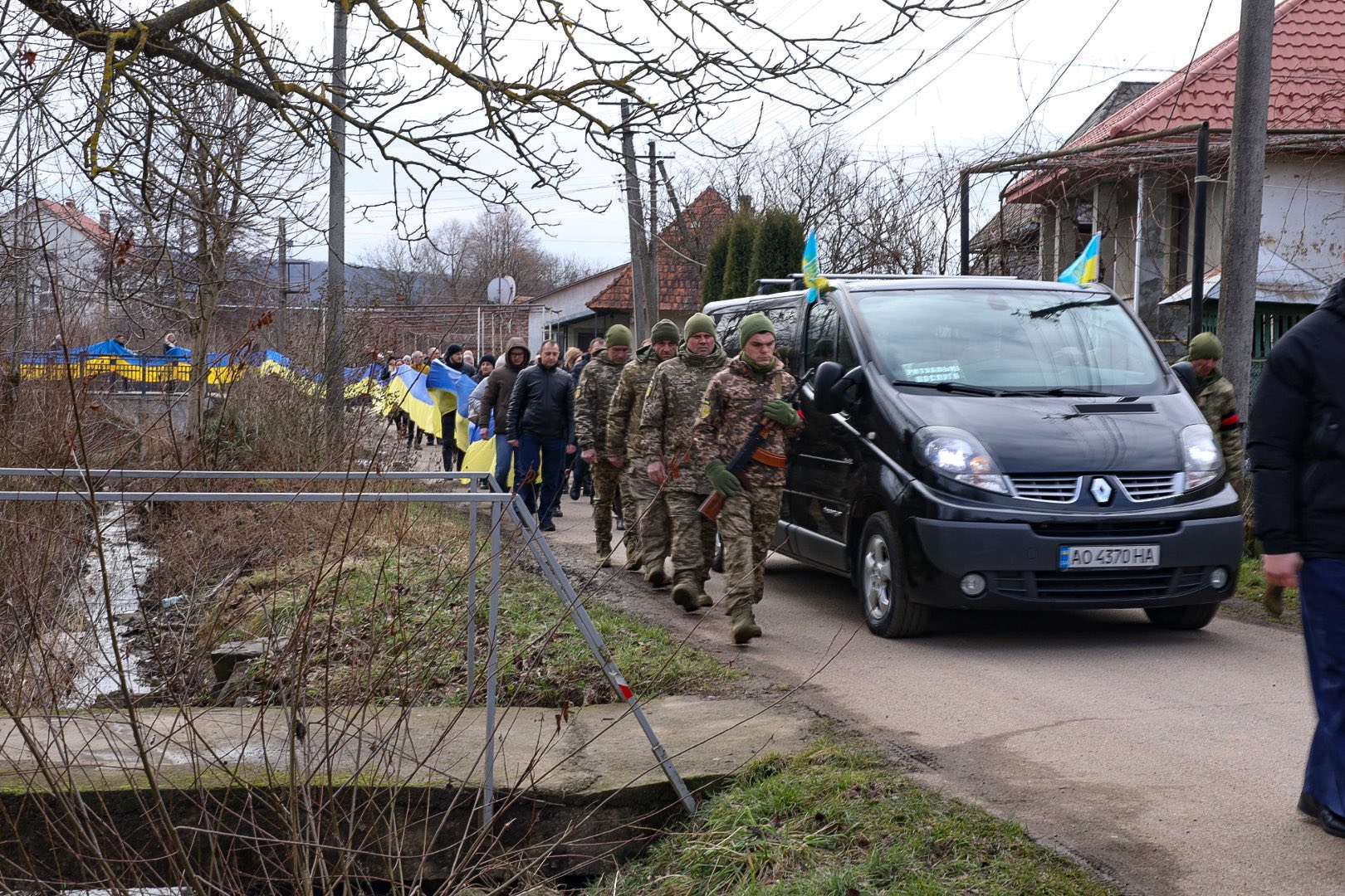 Прощання з полеглим воїном Іваном Ролею