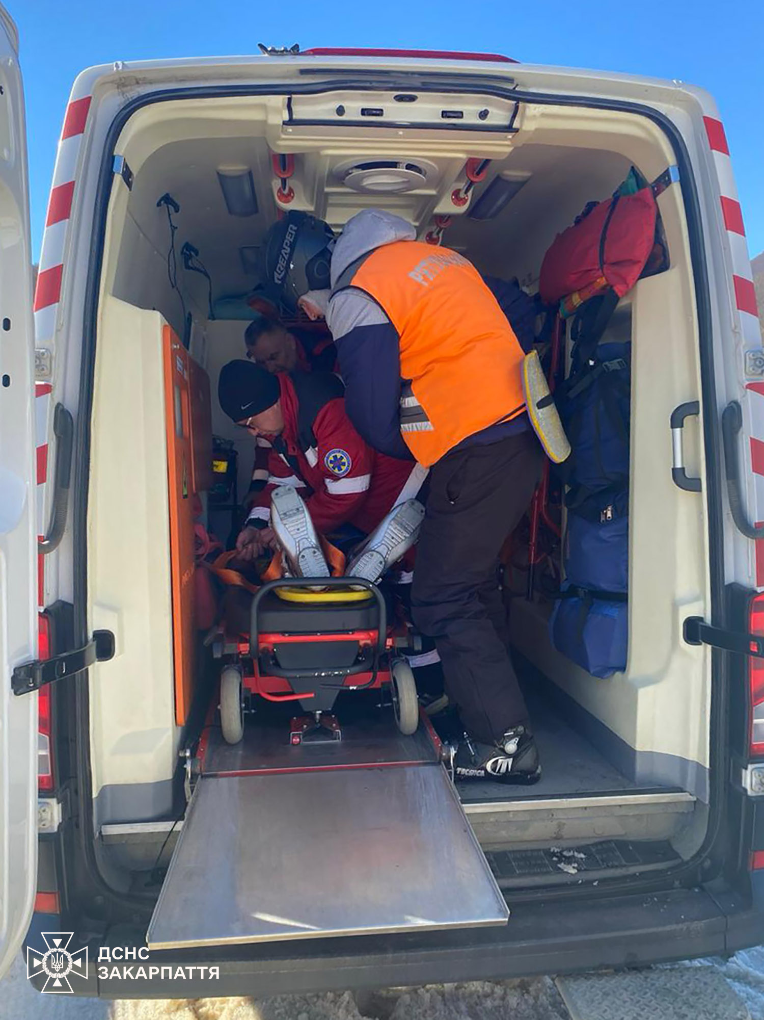 Транспортування травмованого хлопчика