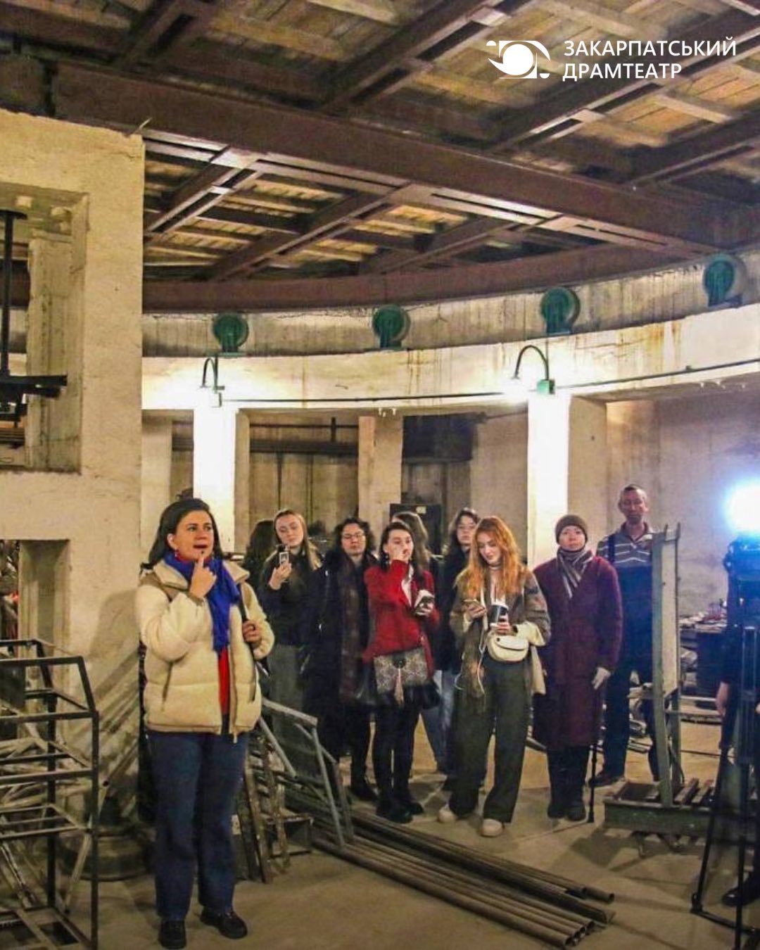 Екскурсія за лаштунки Закарпатського драмтеатру