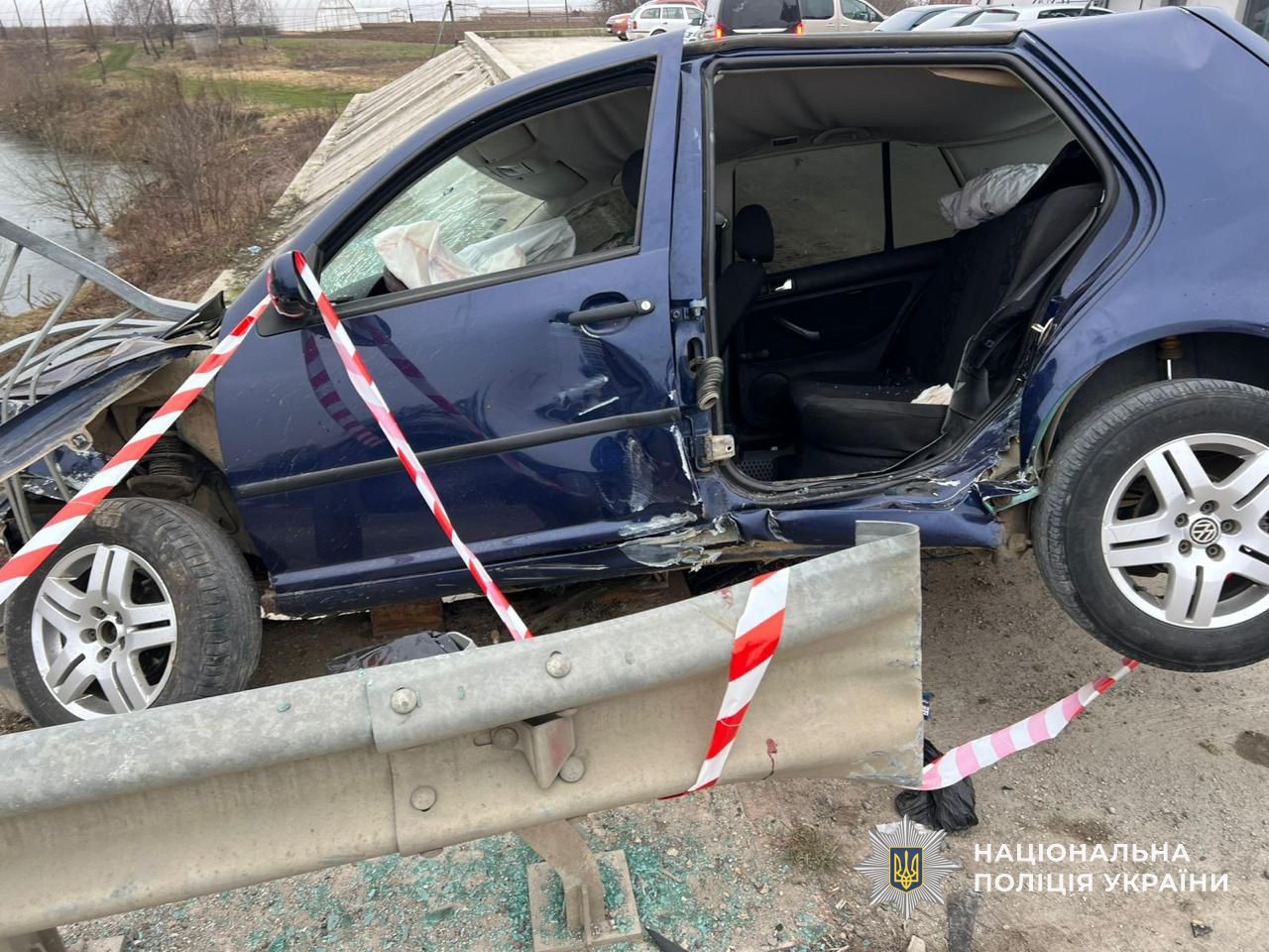 Пошкоджене авто у селі Сільце