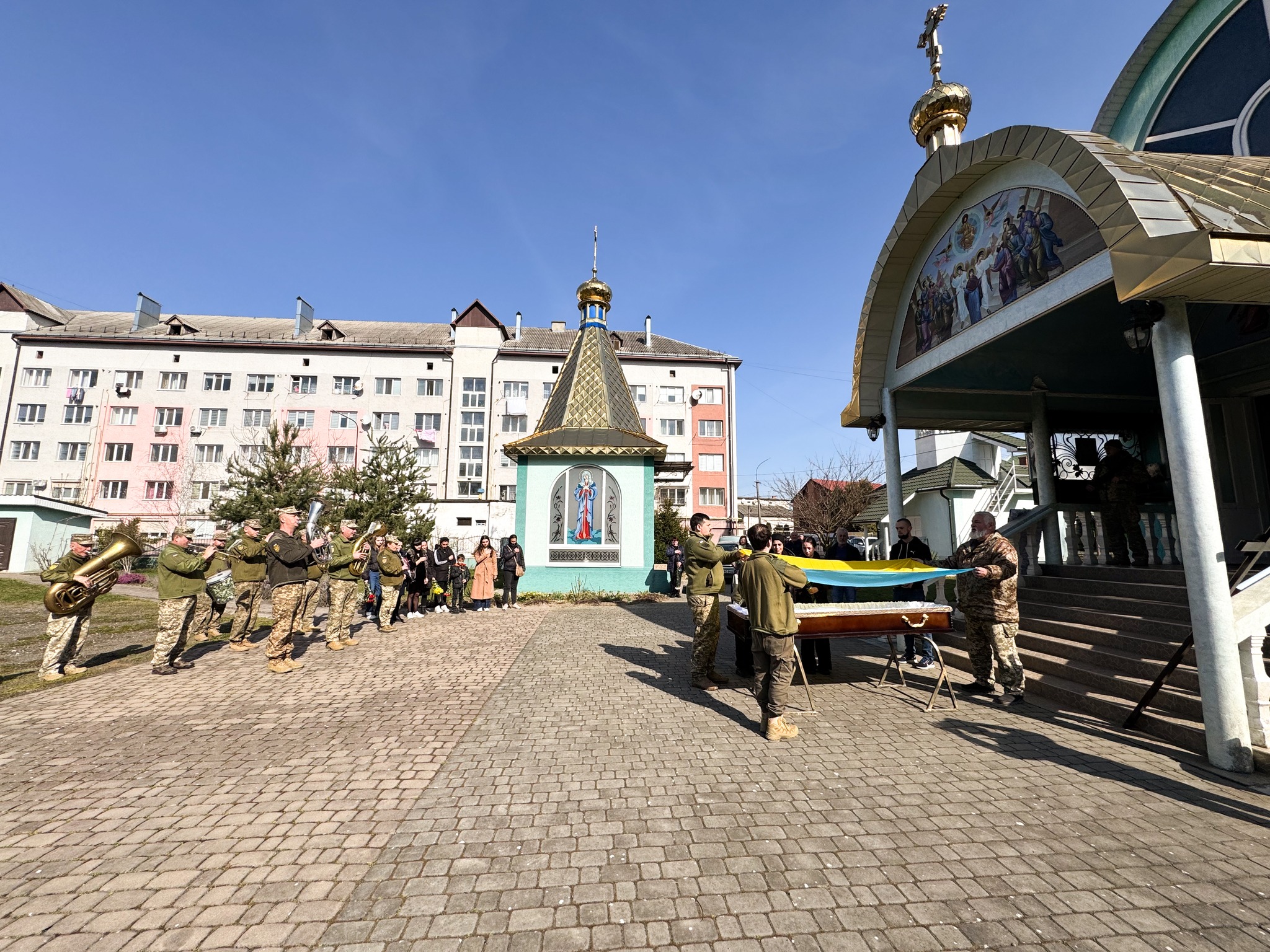 Прощанння із військовим Віталієм Шелембою у Мукачеві