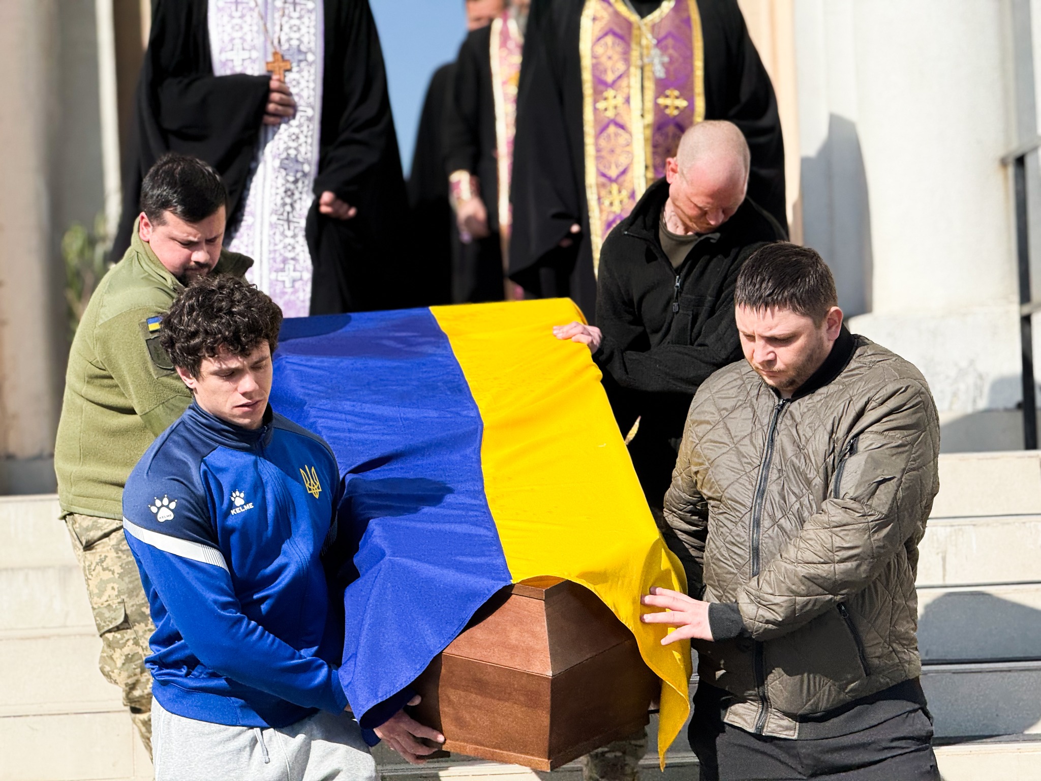 Прощання із полеглим військовим Василем Ляхом у Мукачеві