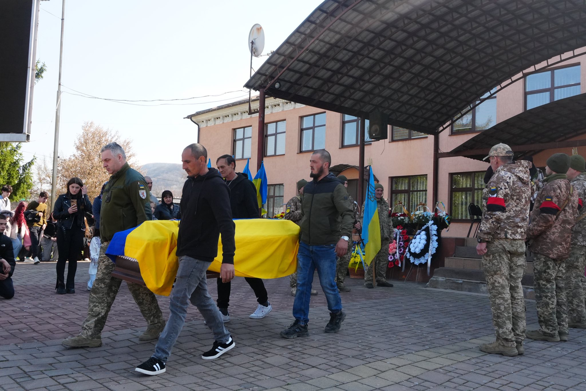 Прощання із військовим Василем Гейцієм у Тячеві