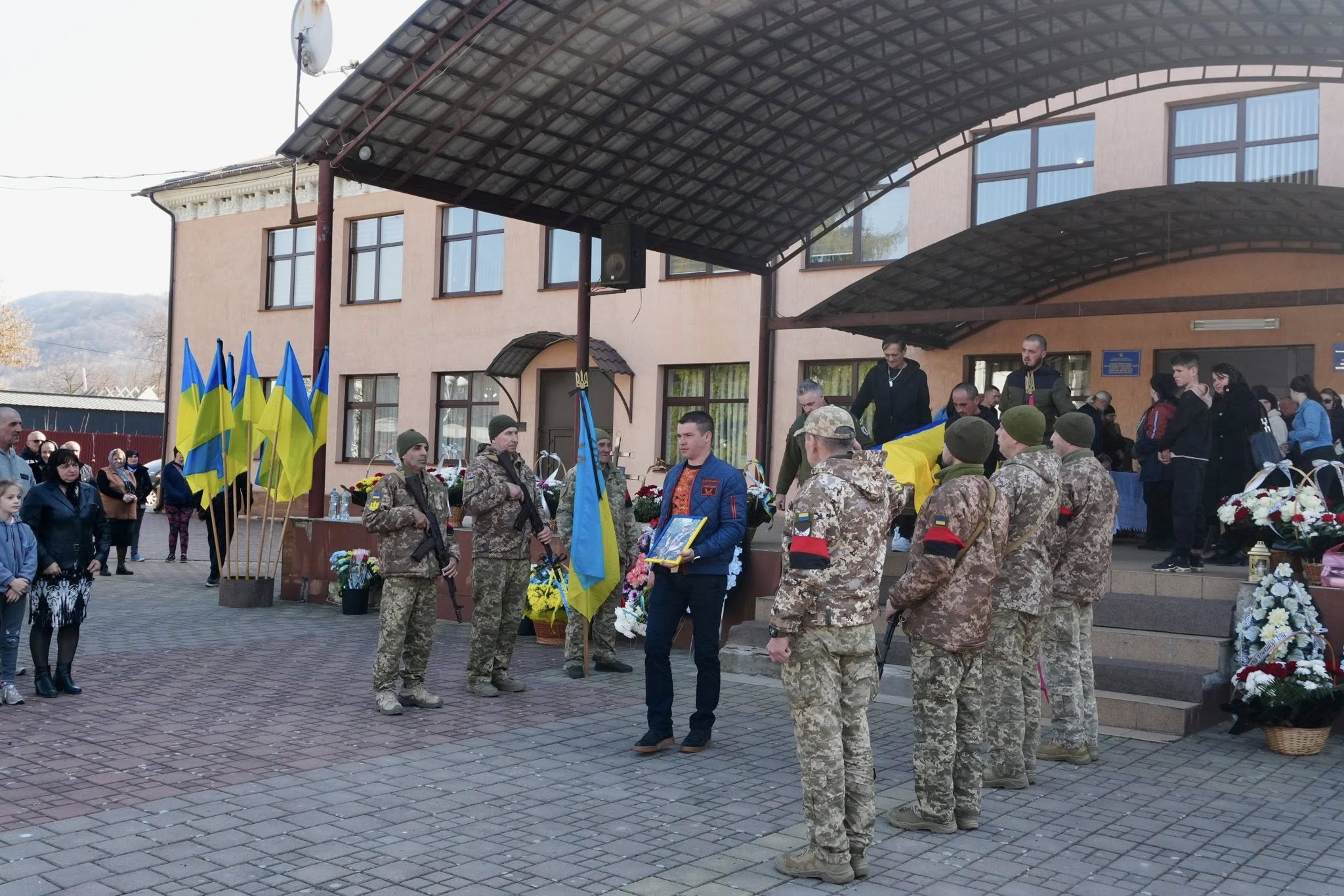 Прощання із військовим Василем Гейцієм у Тячеві