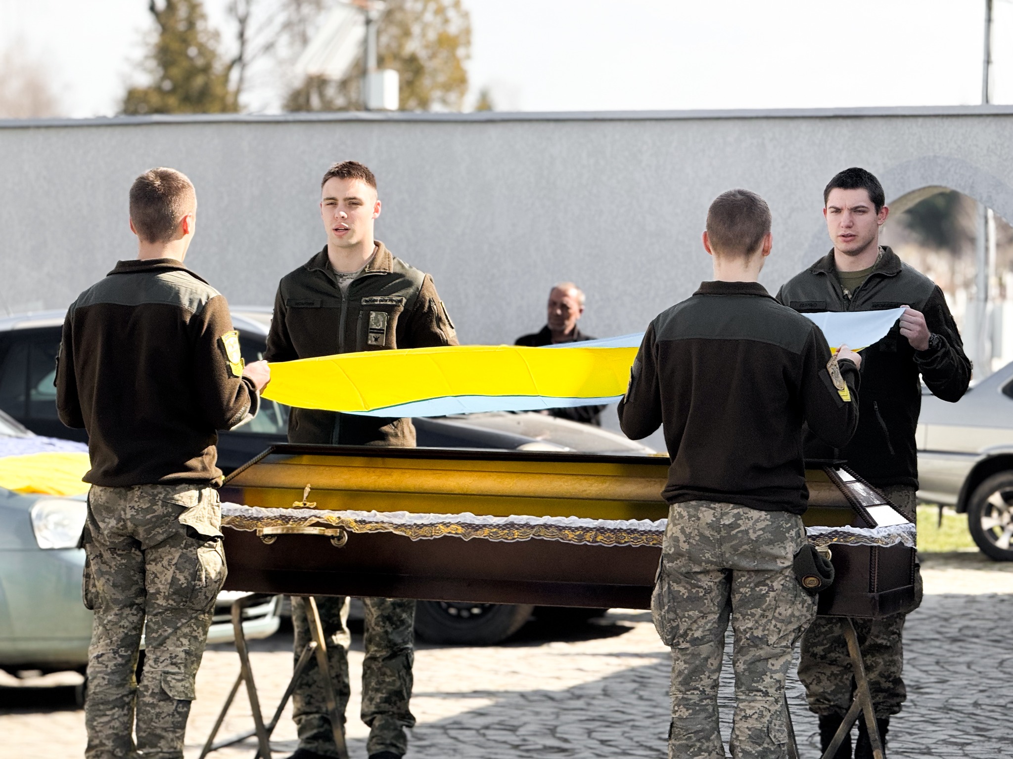 Прощання із військовим Валентином Улинцем у Мукачеві