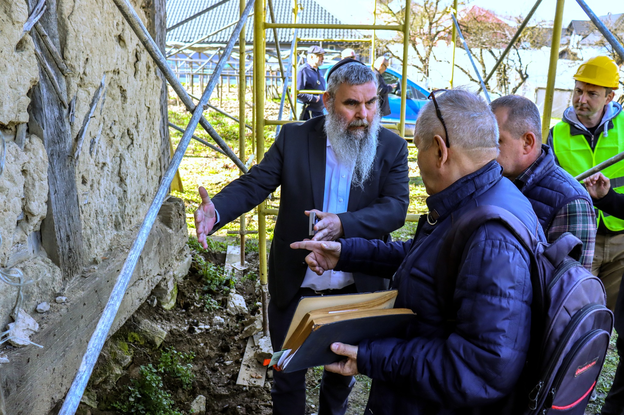 Синагога у селі Великі Ком'яти