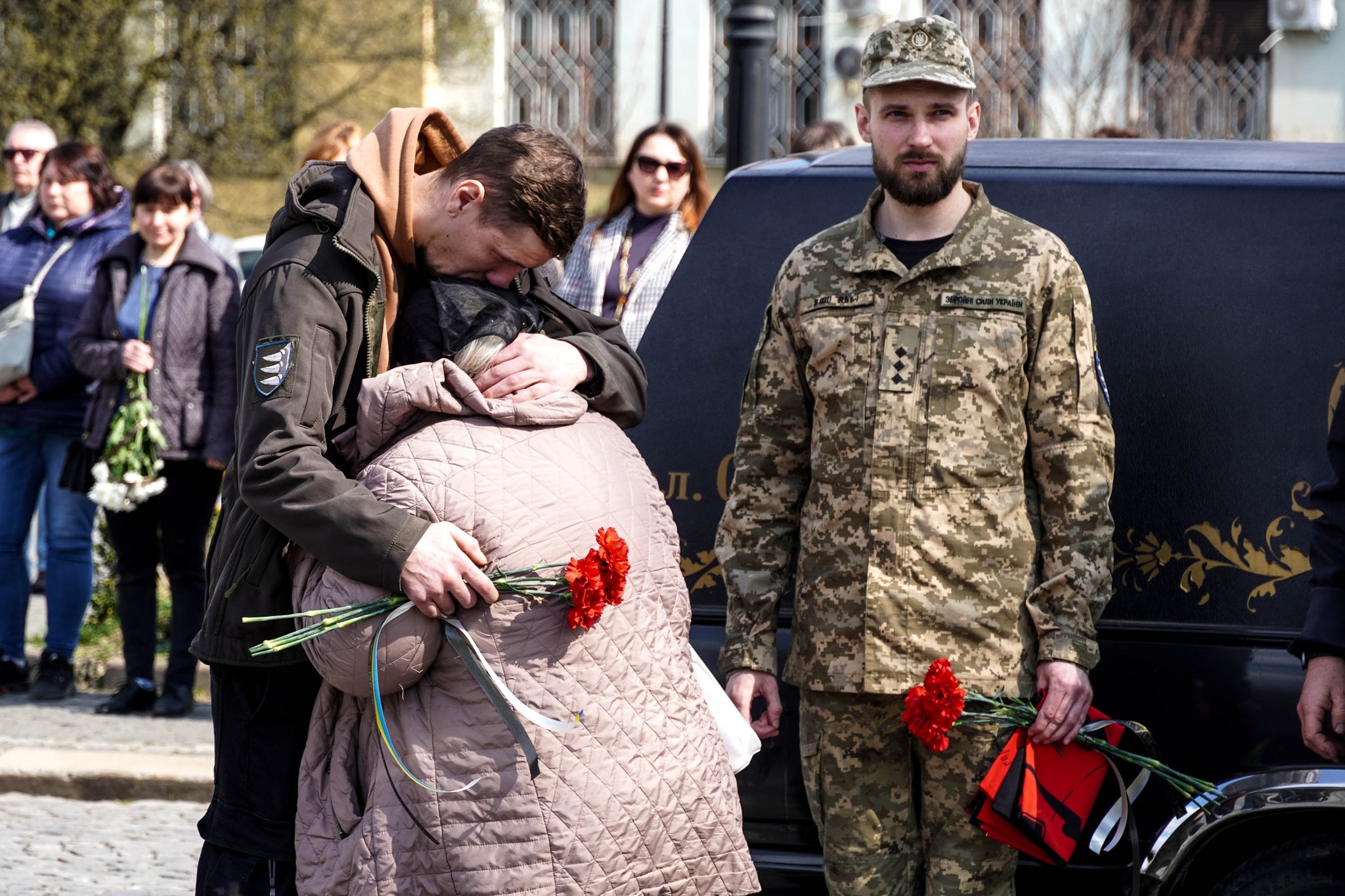 Прощання із полеглим військовим Сергієм Козаченком в Ужгороді