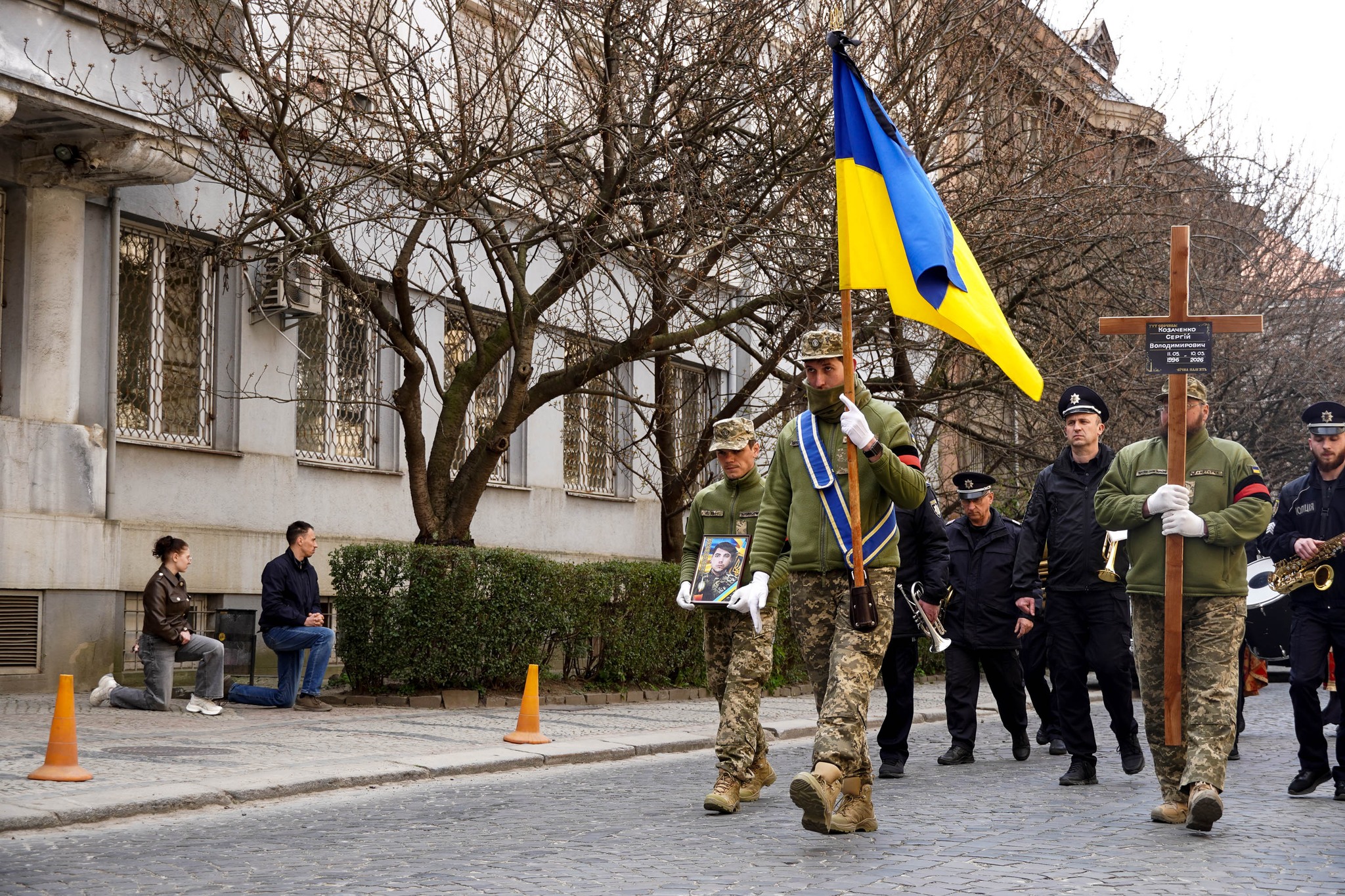 Прощання із полеглим військовим Сергієм Козаченком в Ужгороді