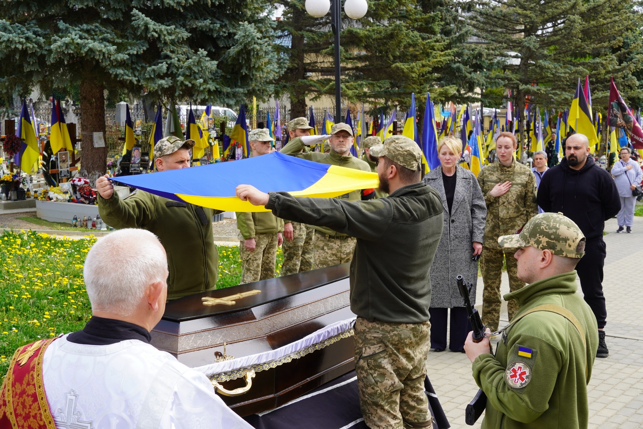 В Ужгороді прощалися з полеглим воїном Володимиром Мудріком