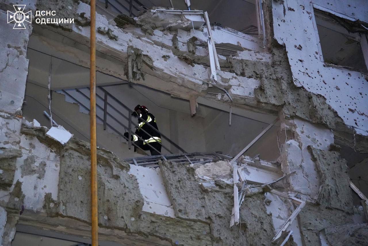 Наслідки російської атаки 16 квітня в Одесі