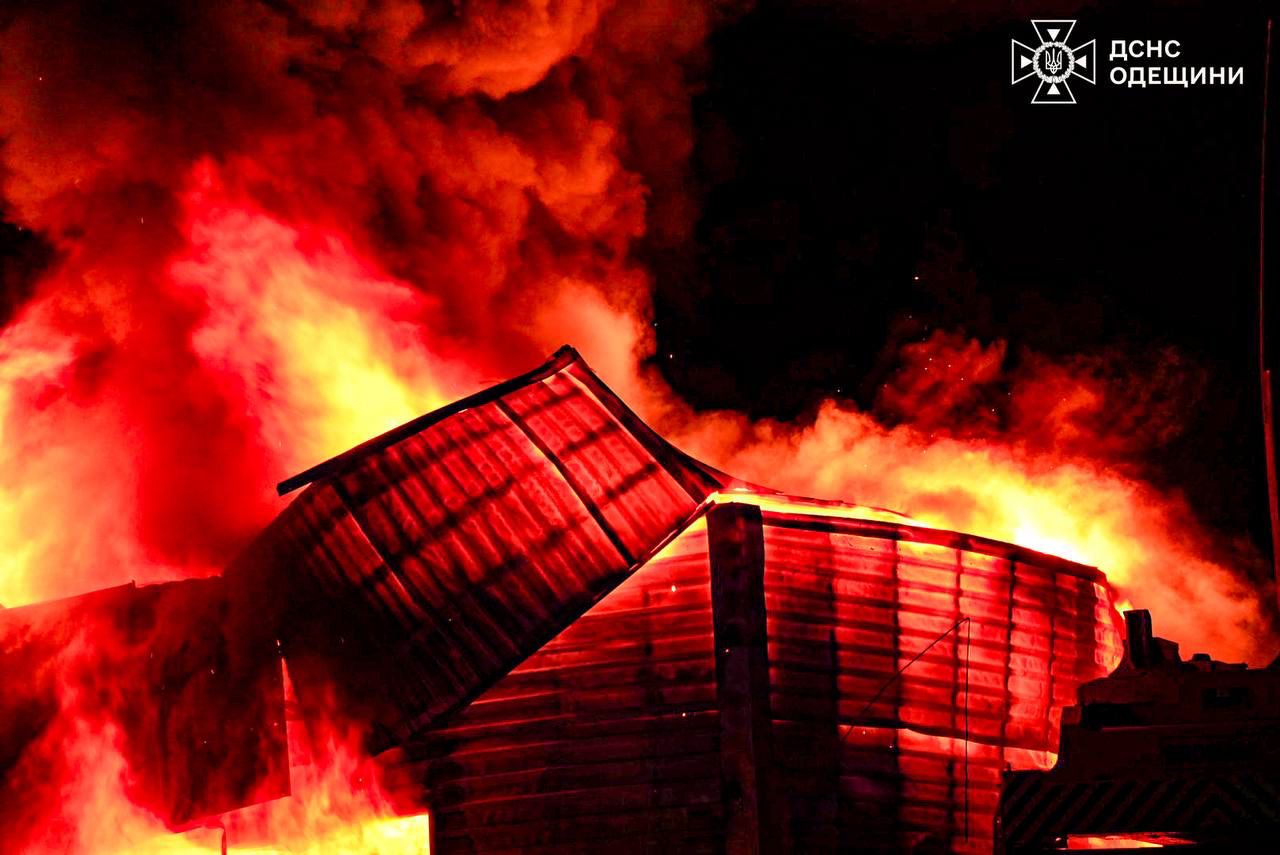 Наслідки російської атаки 16 квітня в Одесі