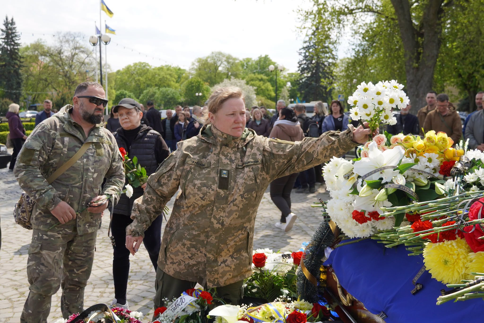 Прощання із полеглим воїном Андрієм Трещаком