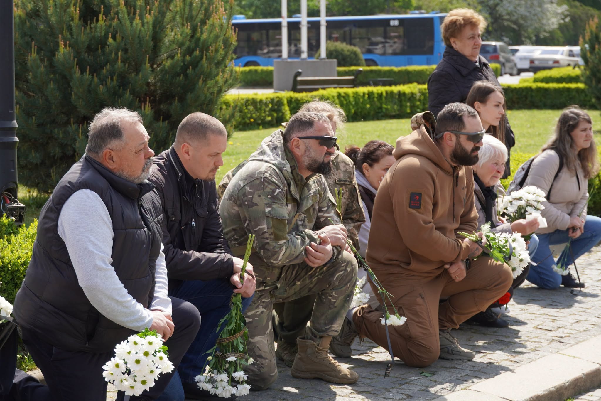 Прощання із полеглим воїном Андрієм Трещаком