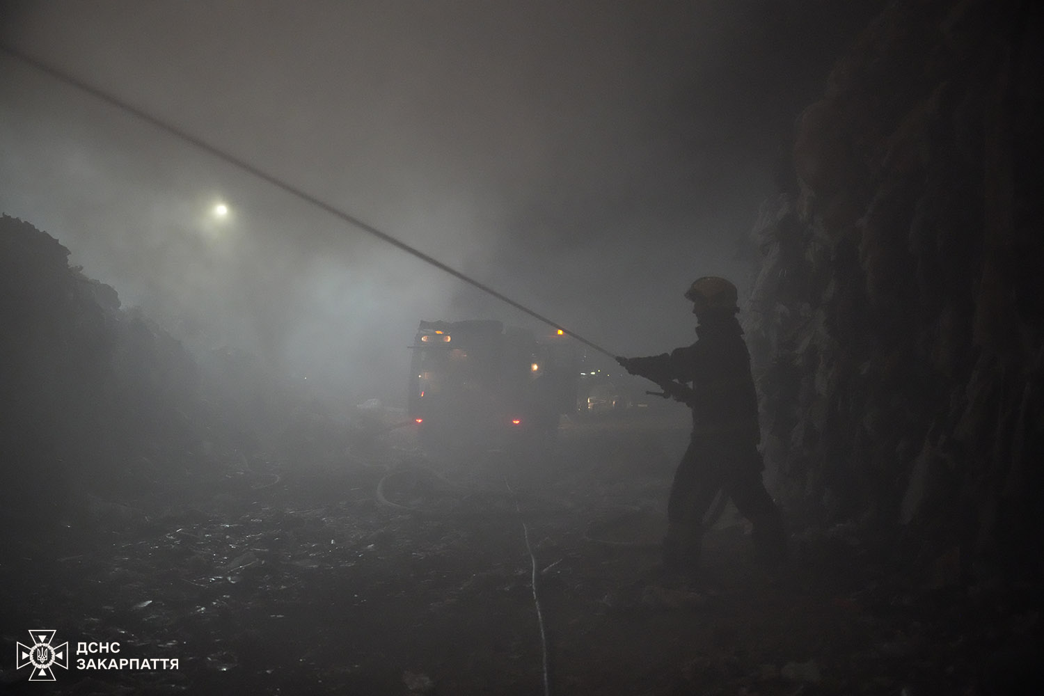 Пожежа на сміттєзвалищі у Барвінку