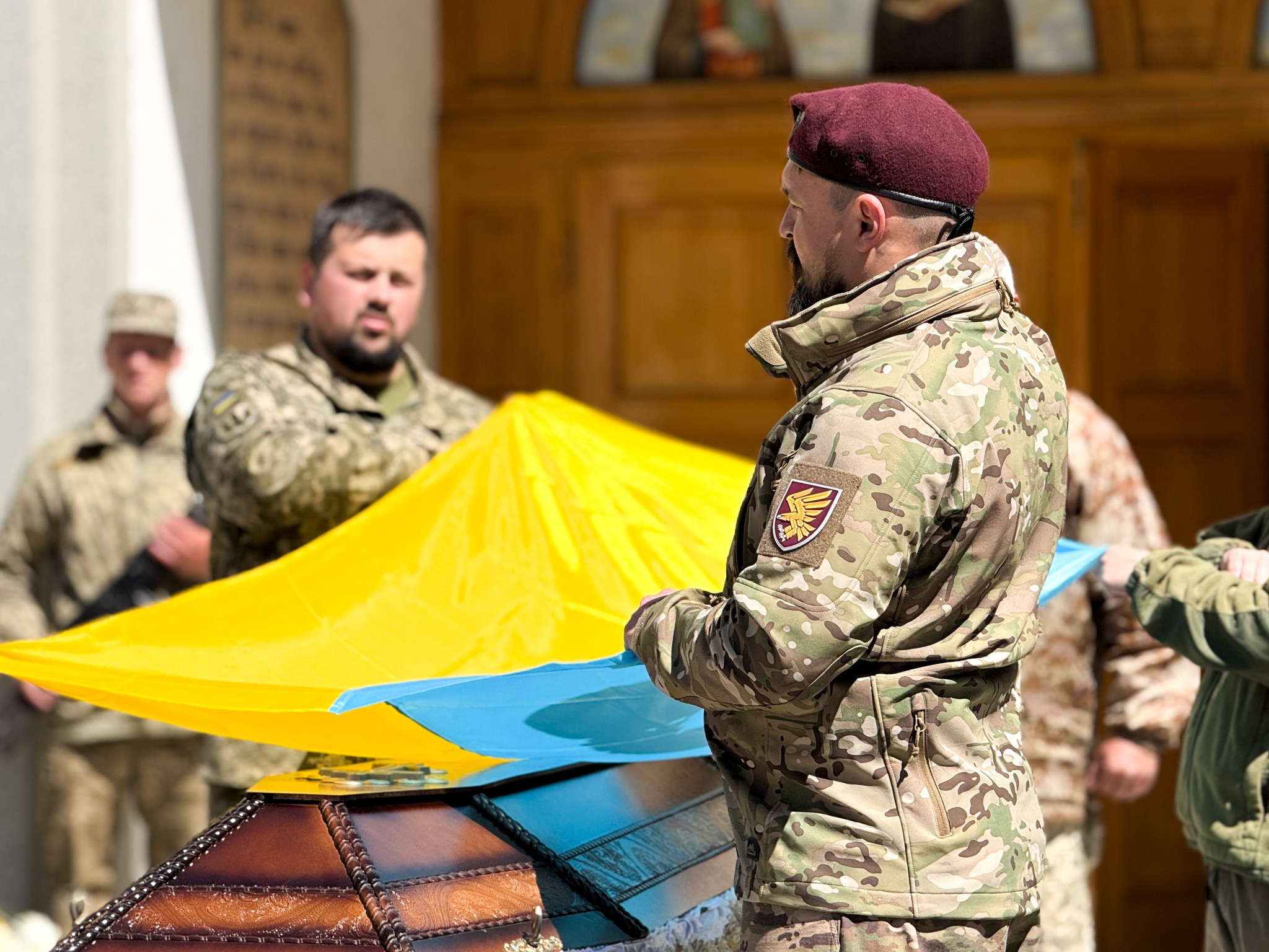 Прощання із полеглим воїном Петром Будкаєм у Мукачеві