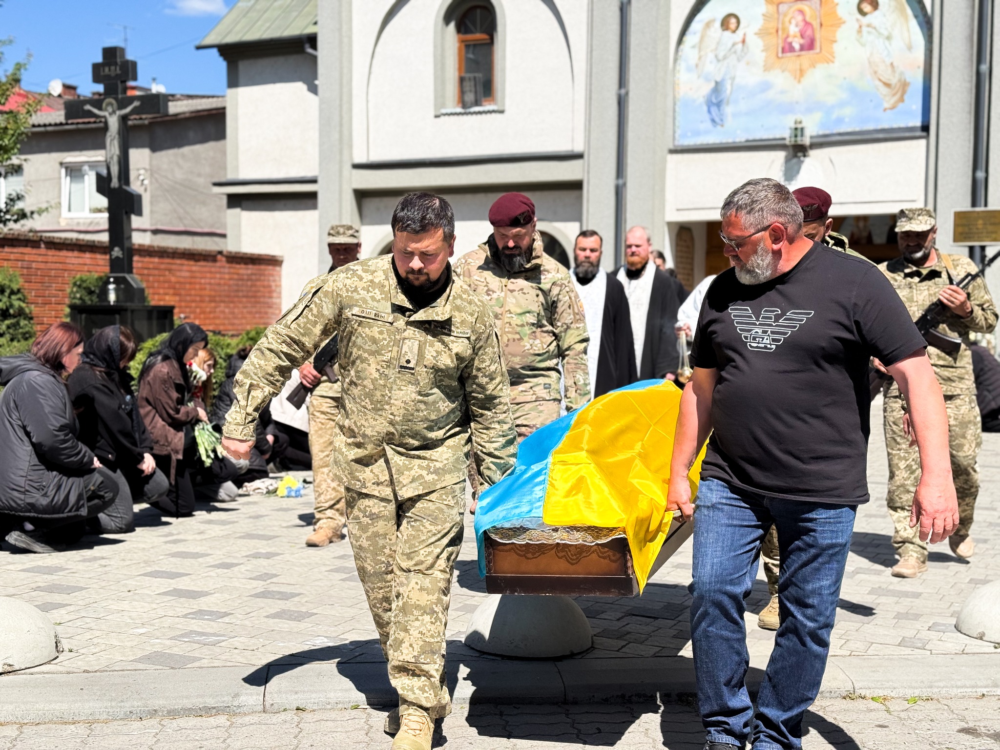 Прощання із полеглим воїном Петром Будкаєм у Мукачеві
