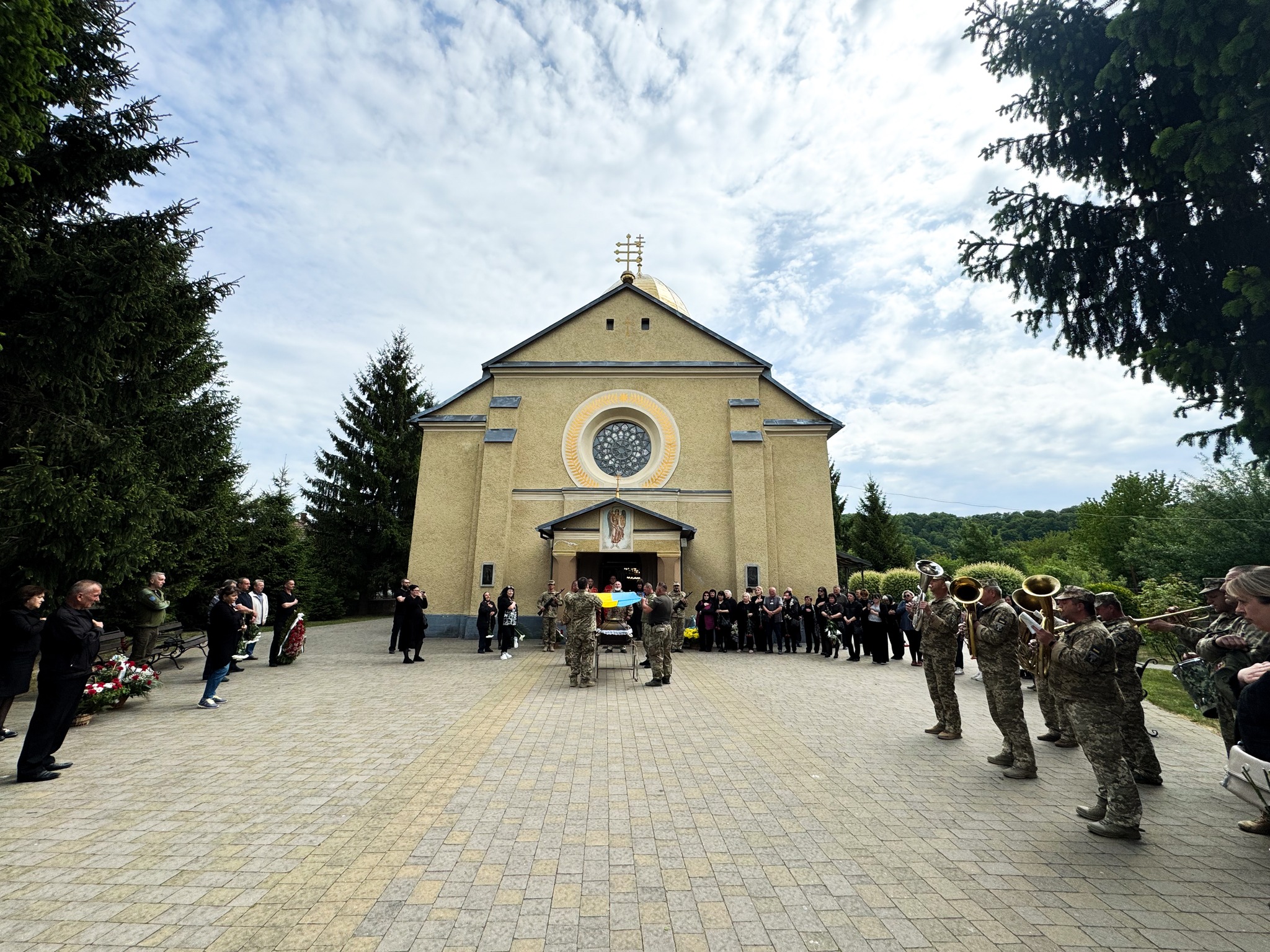 Прощання із воїном Юрієм Шепою у Мукачеві