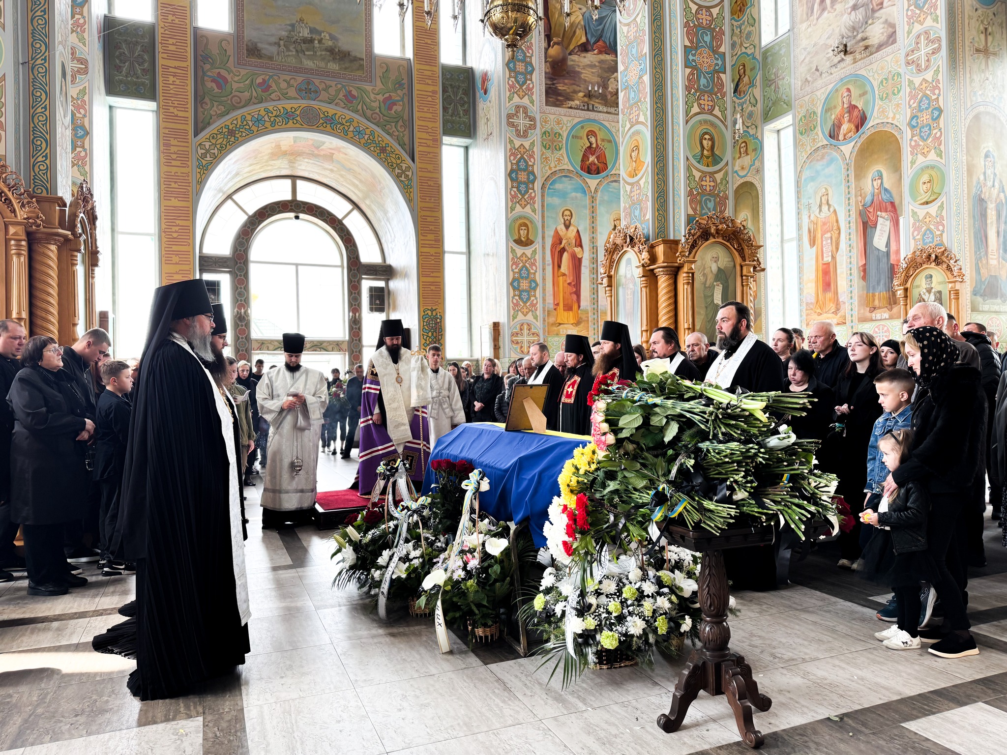 У Мукачеві попрощалися з полеглим захисником Володимиром Сурняком