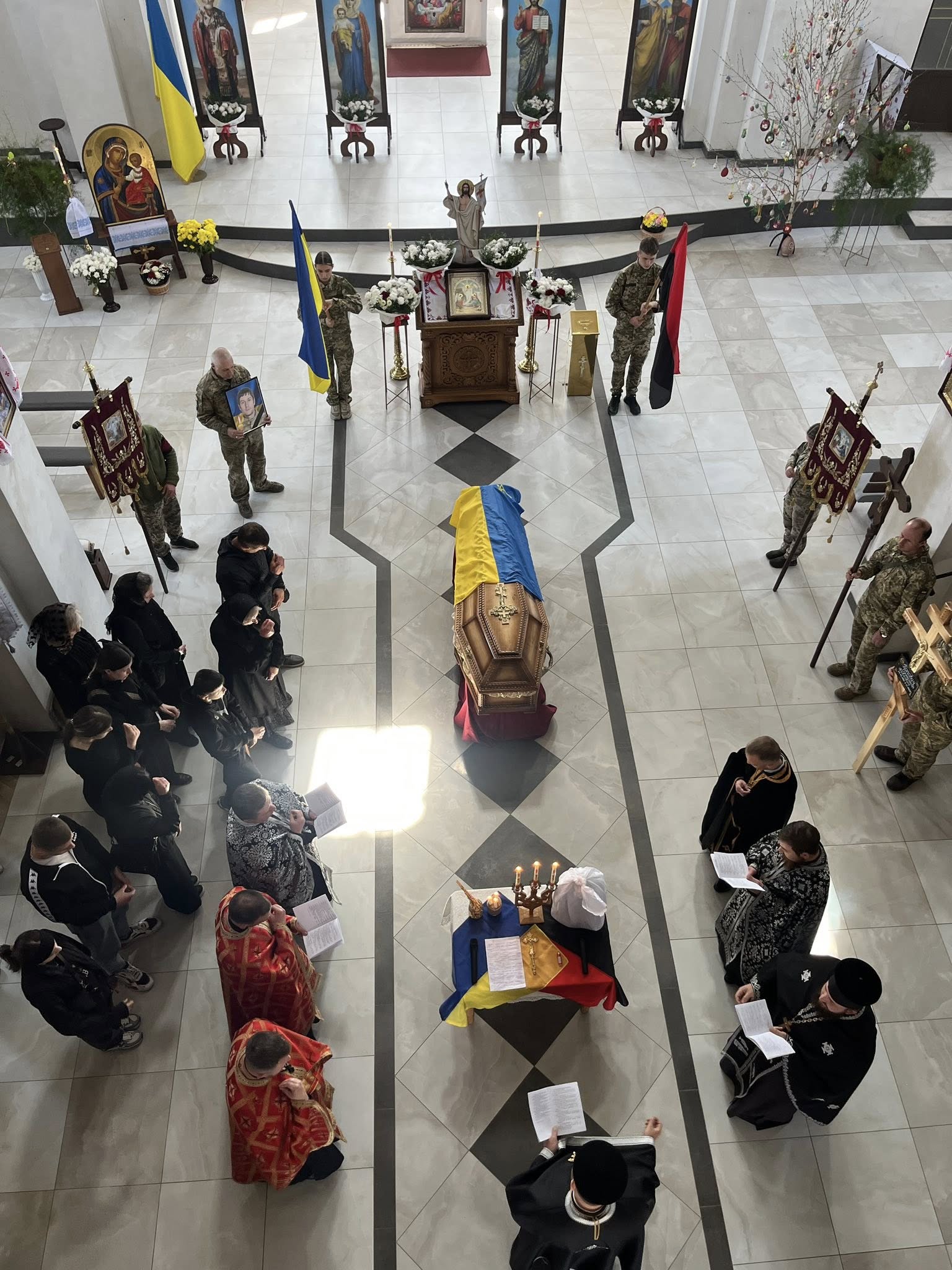 Прощання із захисником Олександром Поповичем на Рахівщині