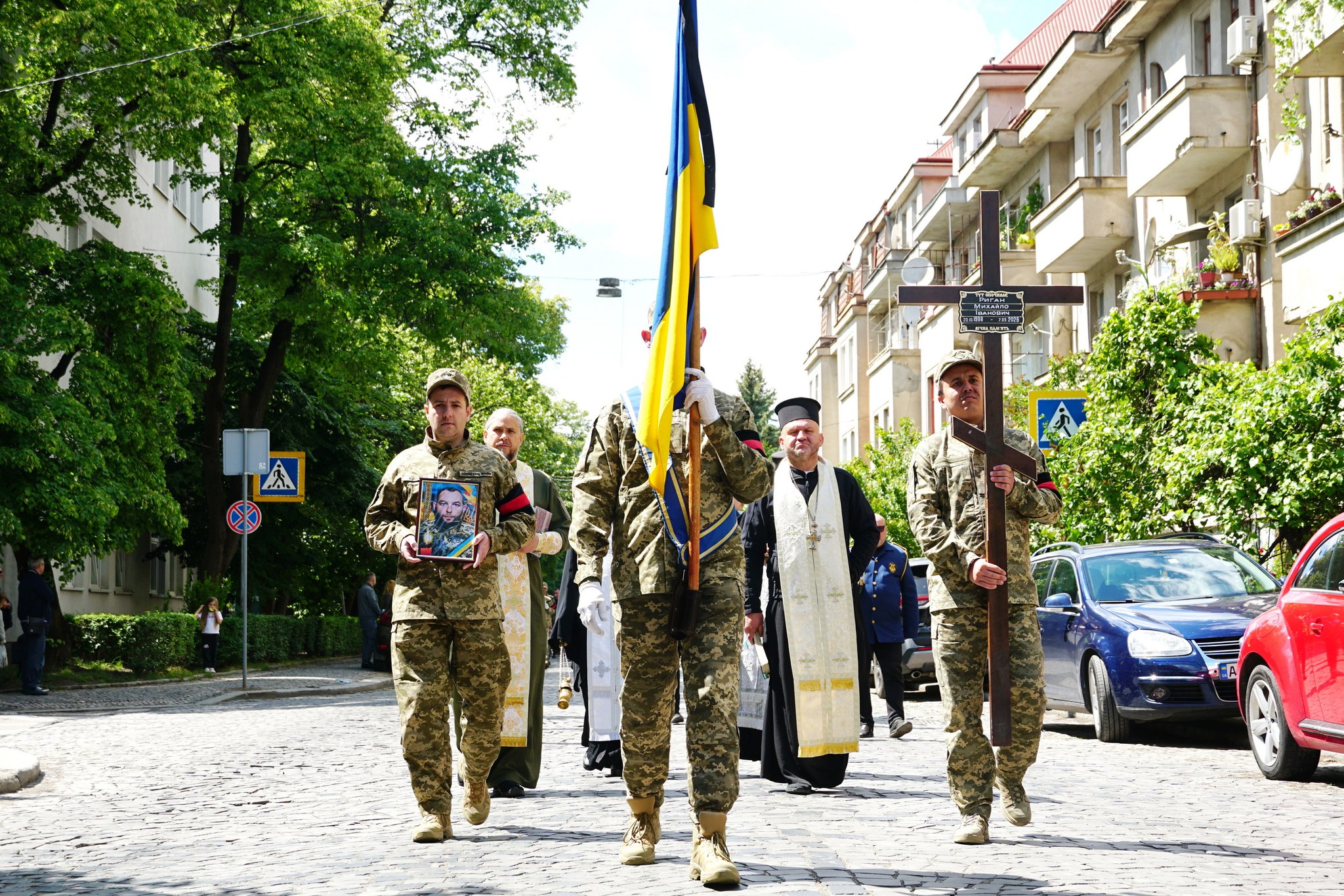 Прощання із полеглим Михайлом Риганом в Ужгороді