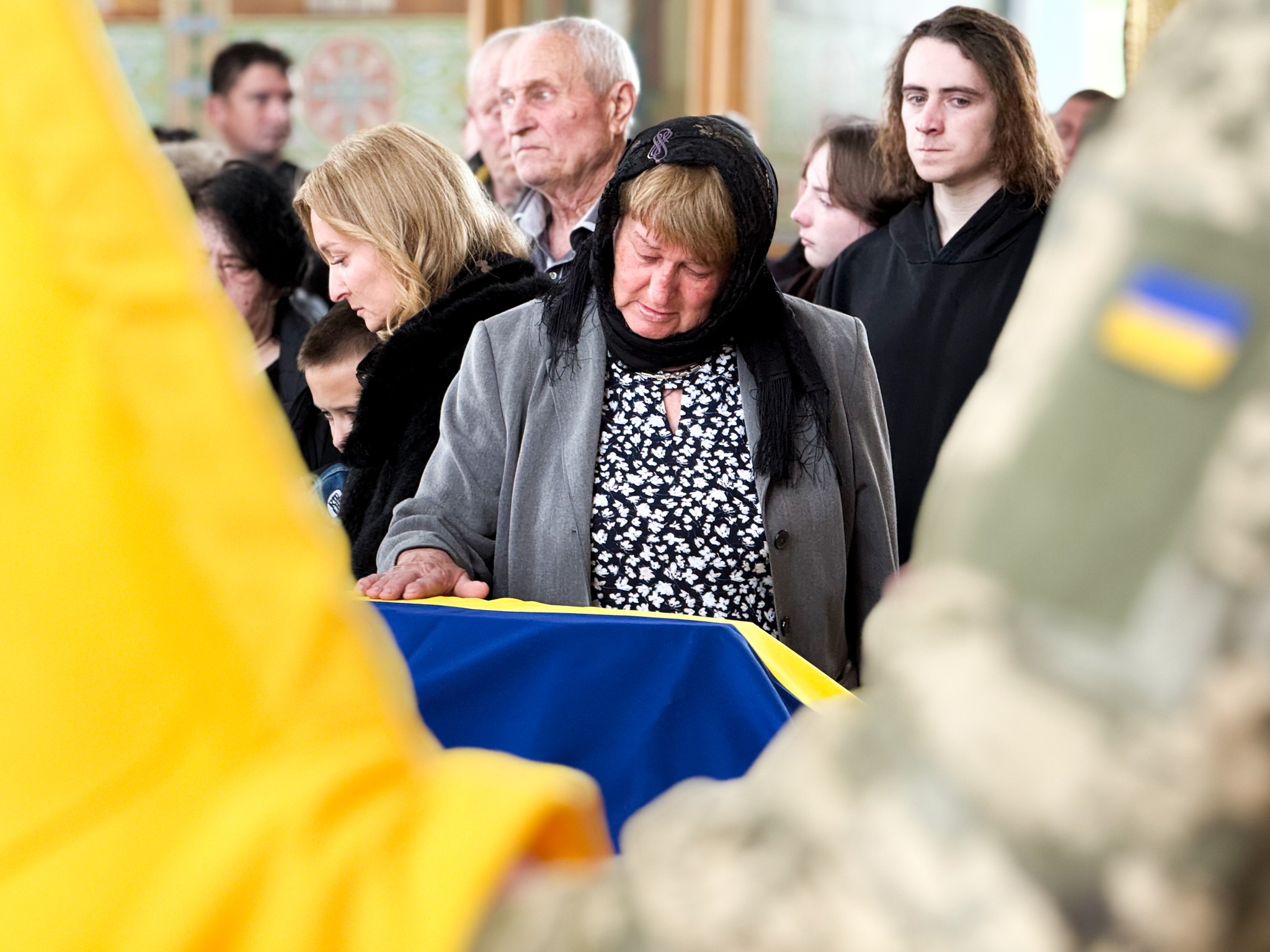 У Мукачеві попрощалися з полеглим захисником Володимиром Сурняком