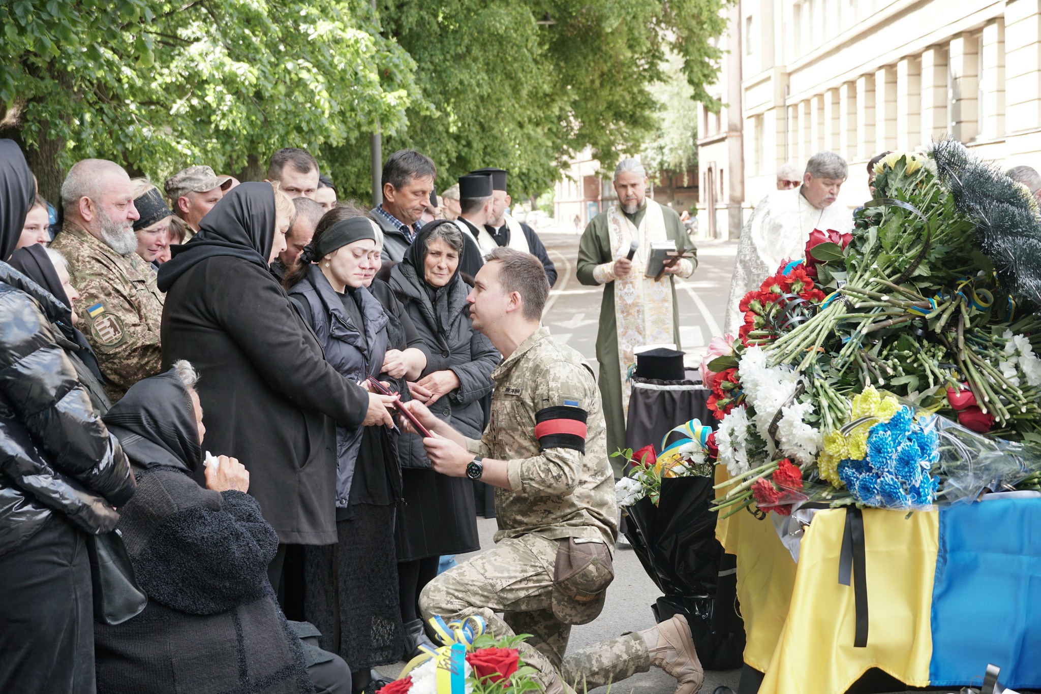 Прощання із полеглим Михайлом Риганом в Ужгороді