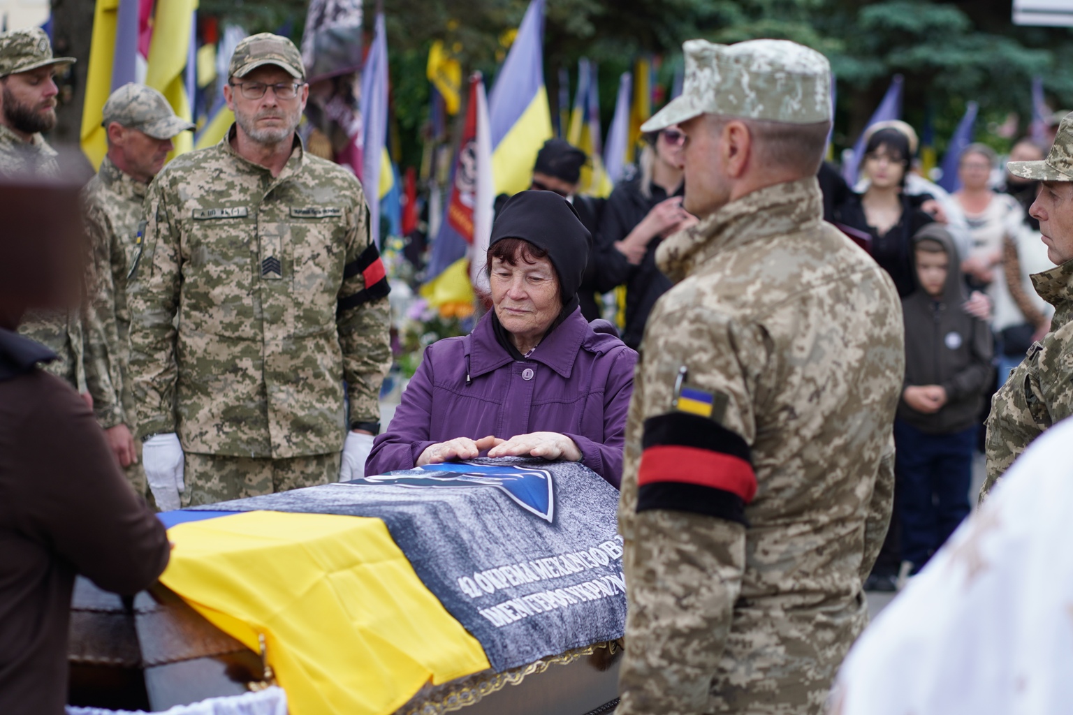 Прощання із воїном Едуардом Голяком в Ужгороді