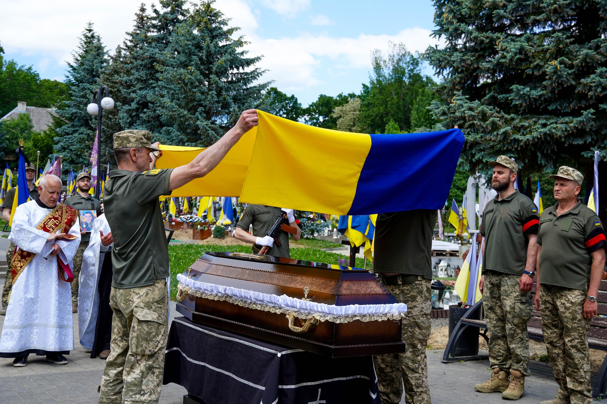 Прощання з військовим Михайлом Тіщенком в Ужгороді