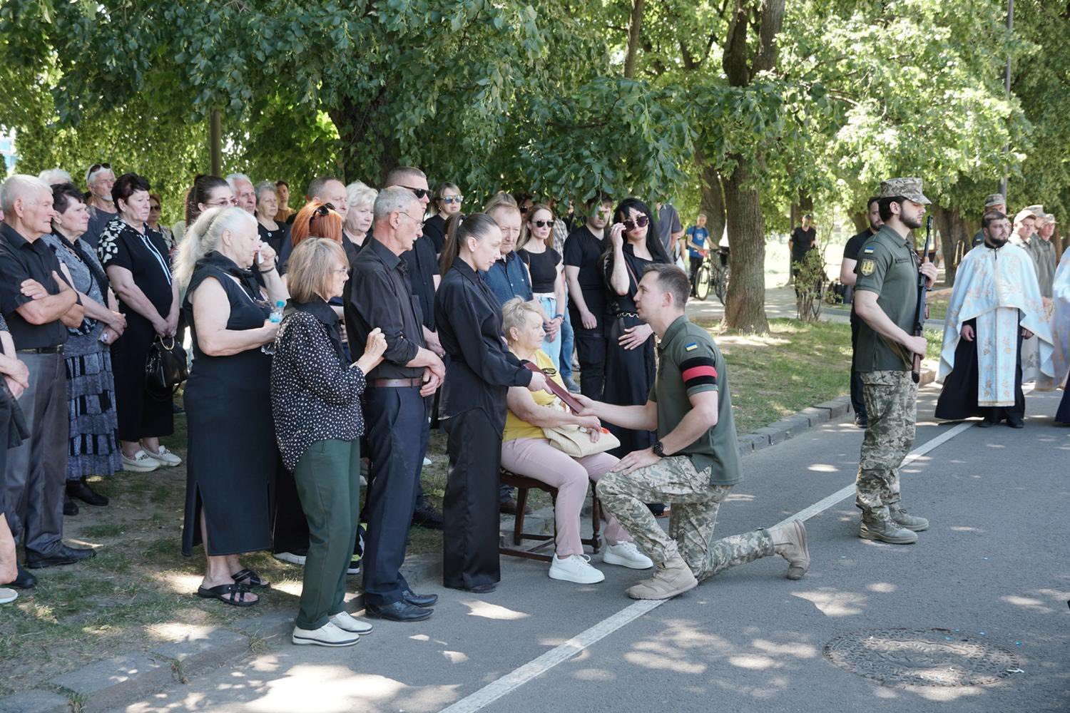 Прощання із воїном Віктором Дяківим в Ужгороді