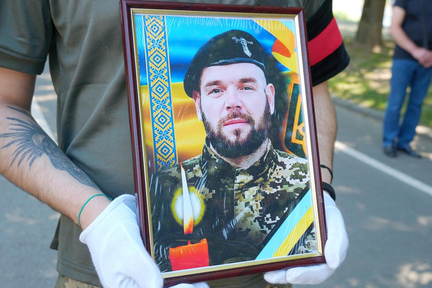 Прощання із воїном Віктором Дяківим в Ужгороді