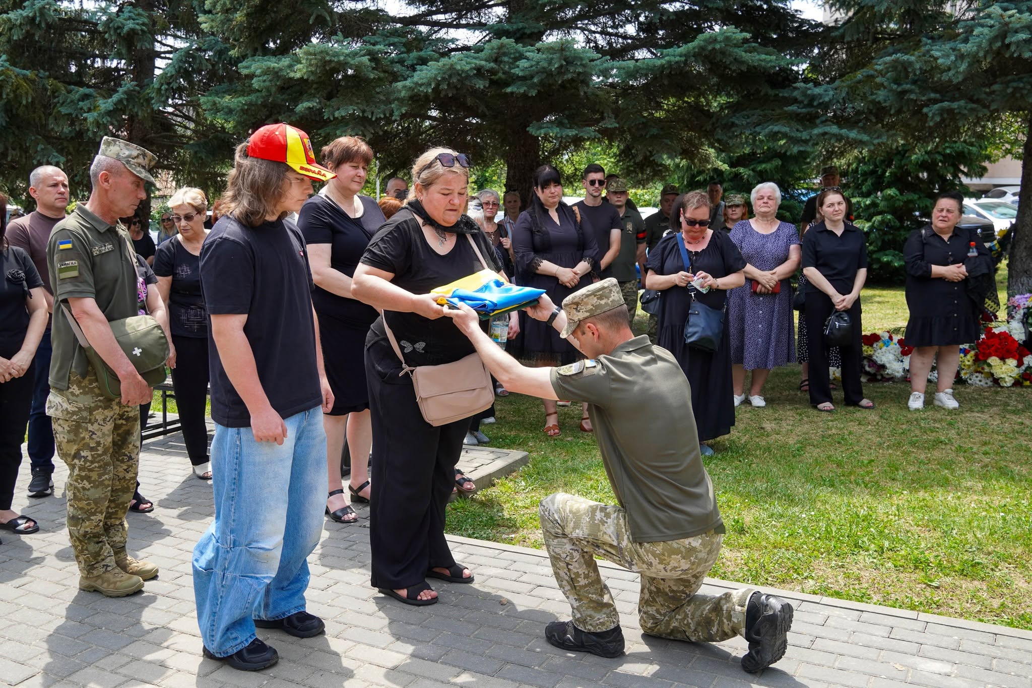 Прощання із полеглим прикордонником Ярославом Шляхтою